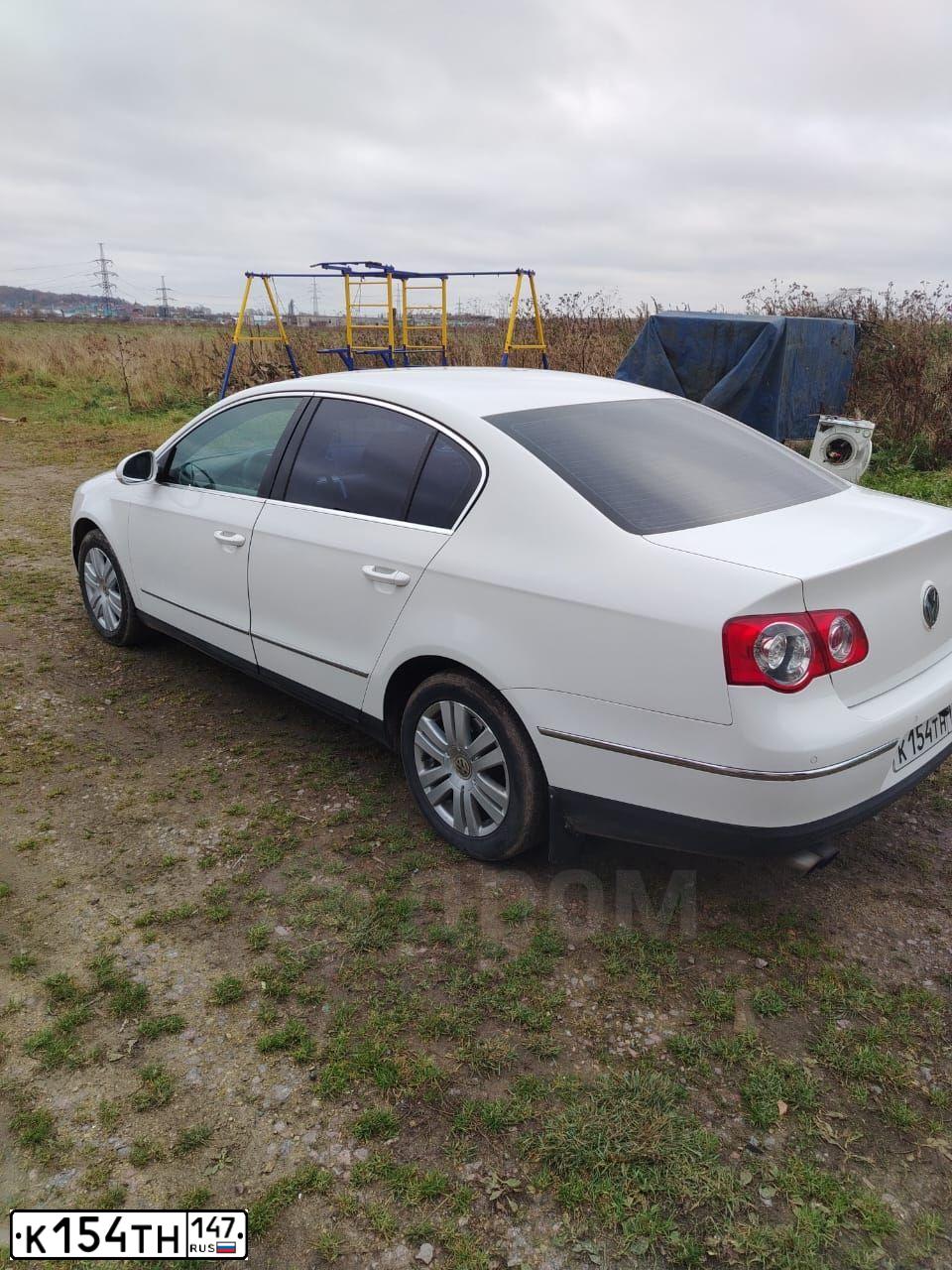 Фото автомобиля VOLKSWAGEN PASSAT, 2010 — госномер К154ТН147. Цвет: Белый