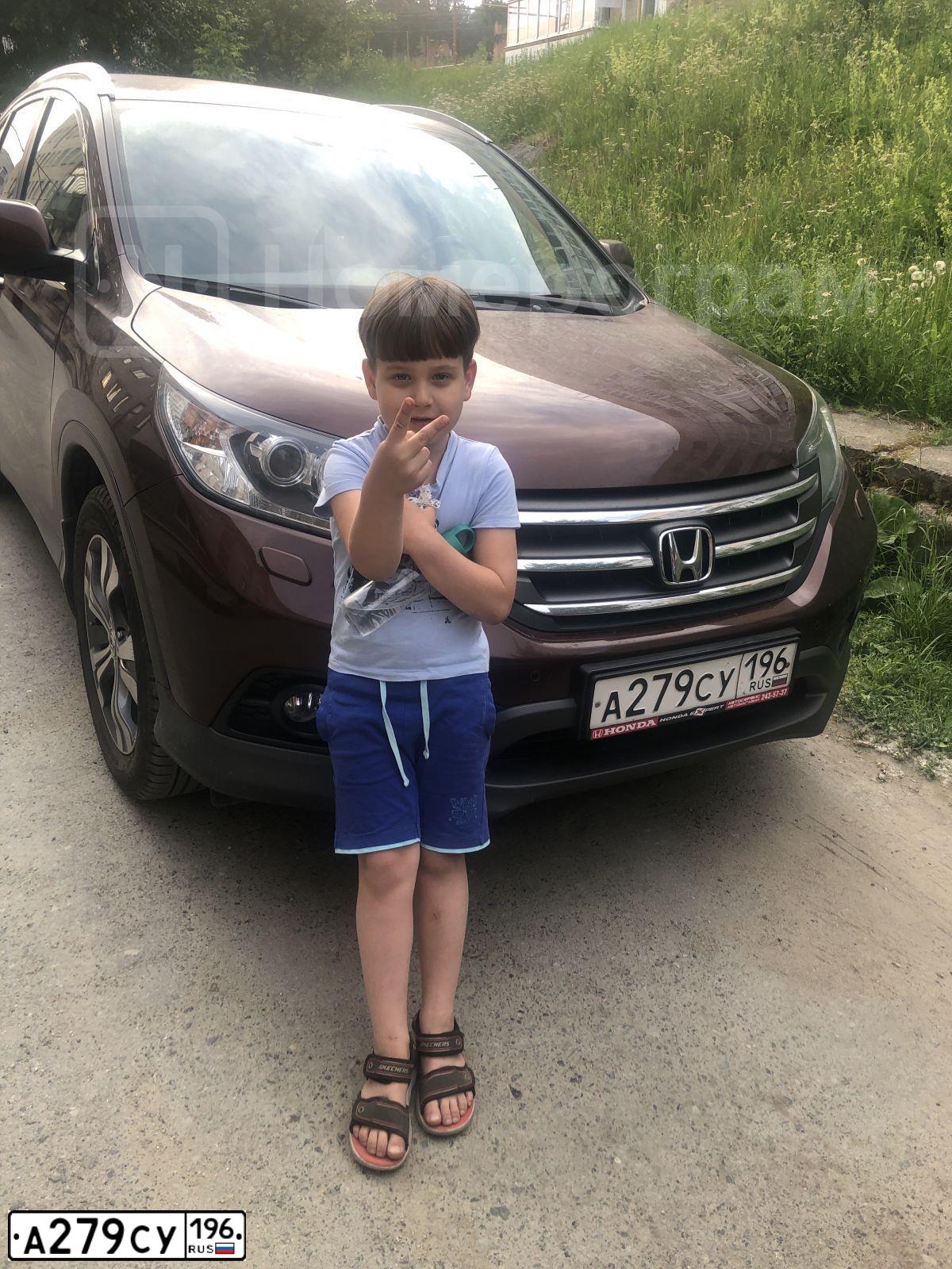 Фото автомобиля HONDA CR-V, 2014 — госномер А279СУ196. Цвет: КОРИЧНЕВЫЙ