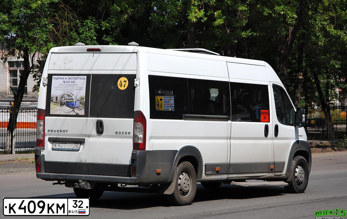Фото автомобиля PEUGEOT BOXER, 2008 — госномер К409КМ32. Цвет: Белый