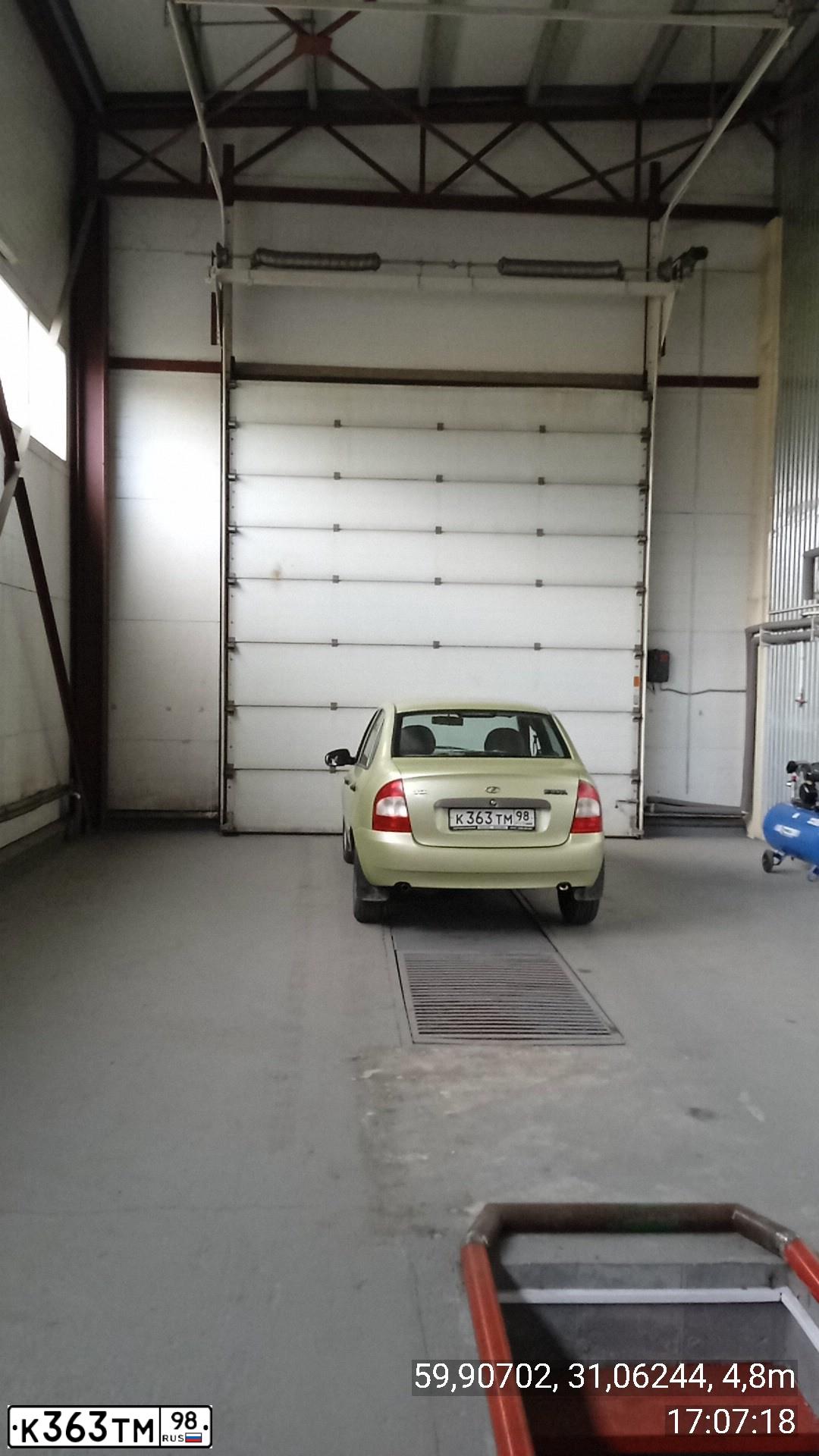 Фото автомобиля LADA 1118 KALINA, 2006 — госномер Е718КР136. Цвет: СВЕТЛО-ЗЕЛЕНЫЙ ПЕРЛАМУТР