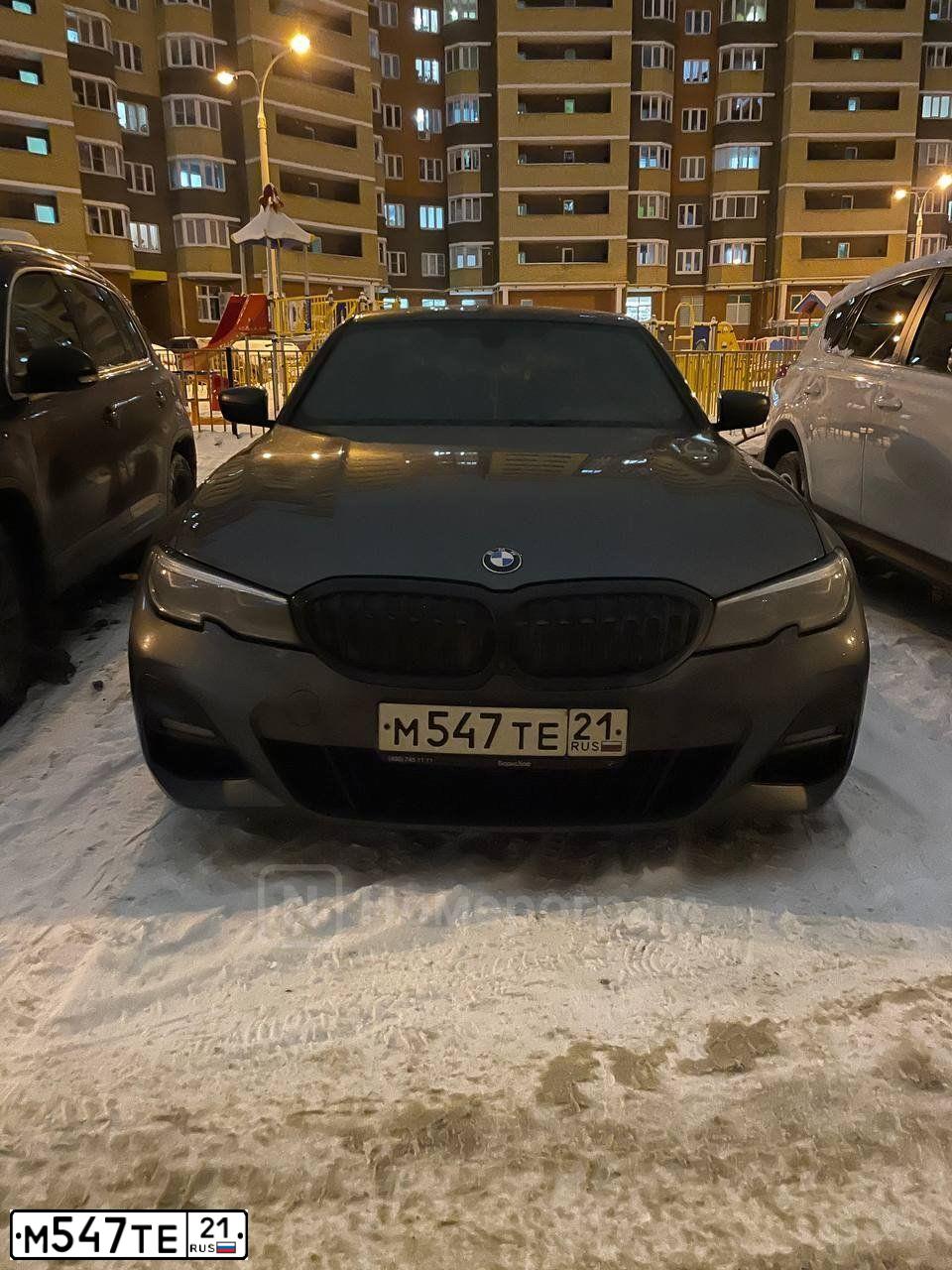 Фото автомобиля BMW SERIE 3, 2019 — госномер М547ТЕ21. Цвет: СЕРЫЙ