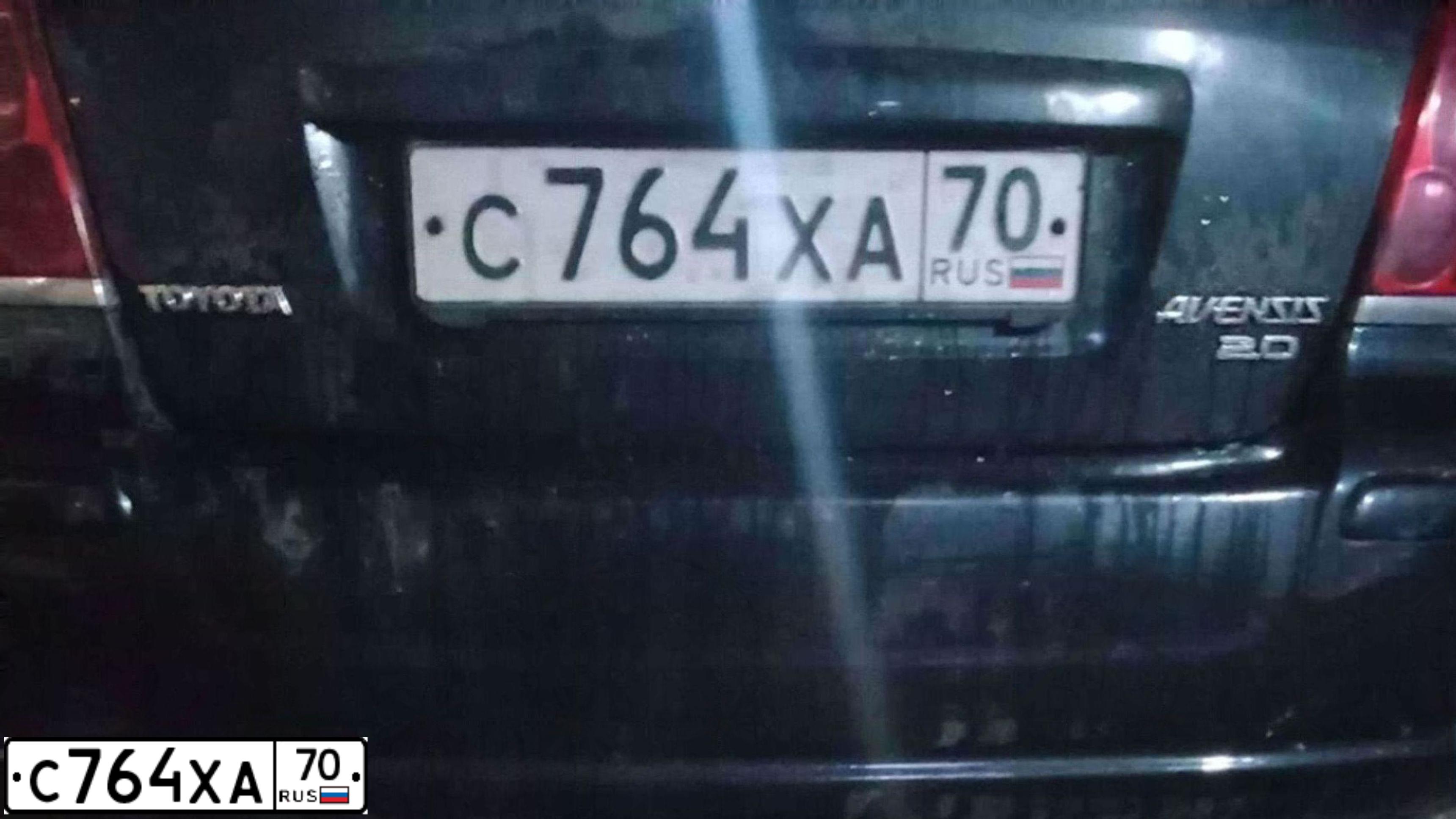 Фото автомобиля TOYOTA AVENSIS, 2004 — госномер С764ХА70. Цвет: ЧЕРНЫЙ