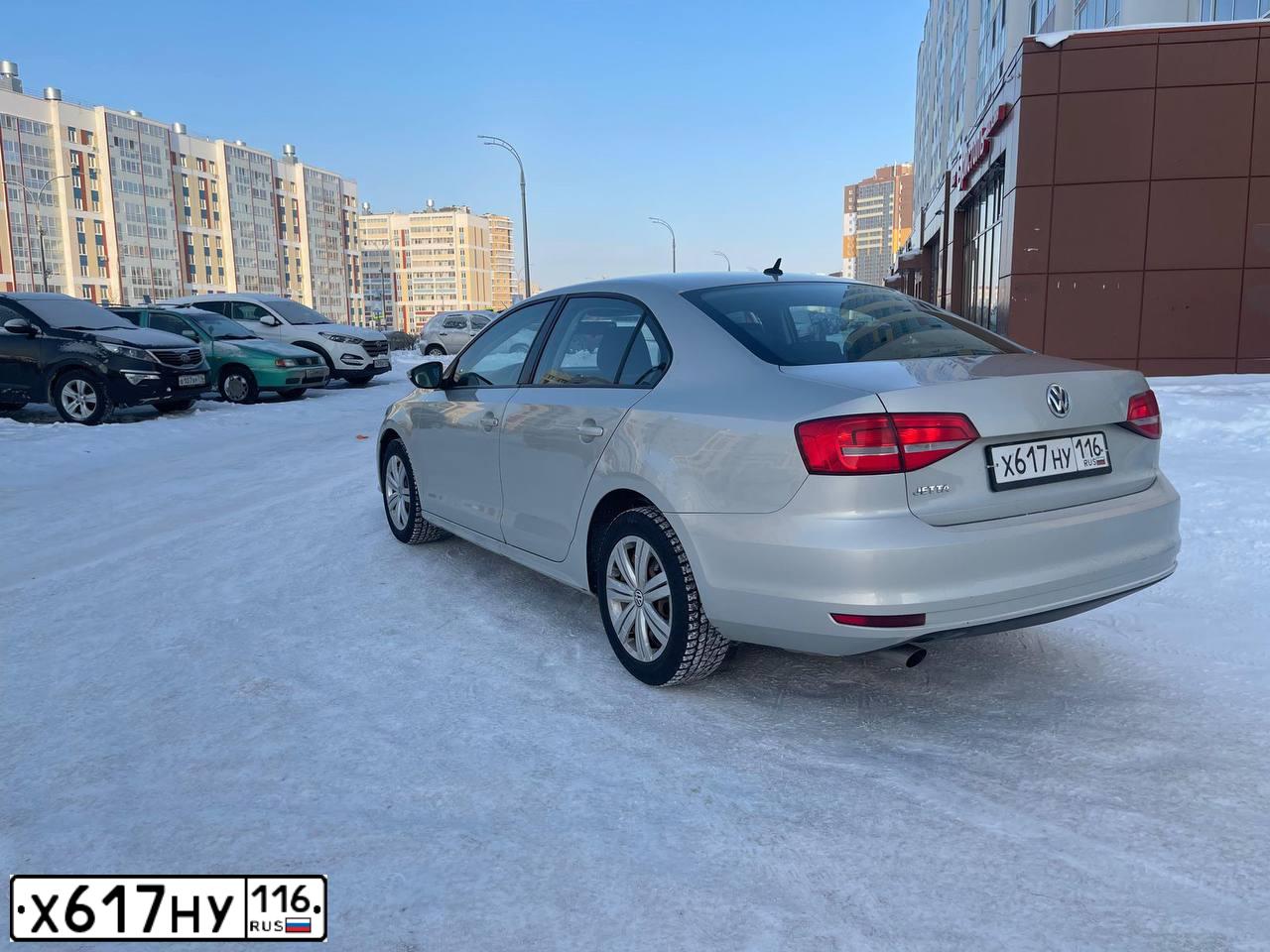 Фото автомобиля VOLKSWAGEN JETTA, 2015 — госномер С753ХС716. Цвет: Серебристо-Желтый