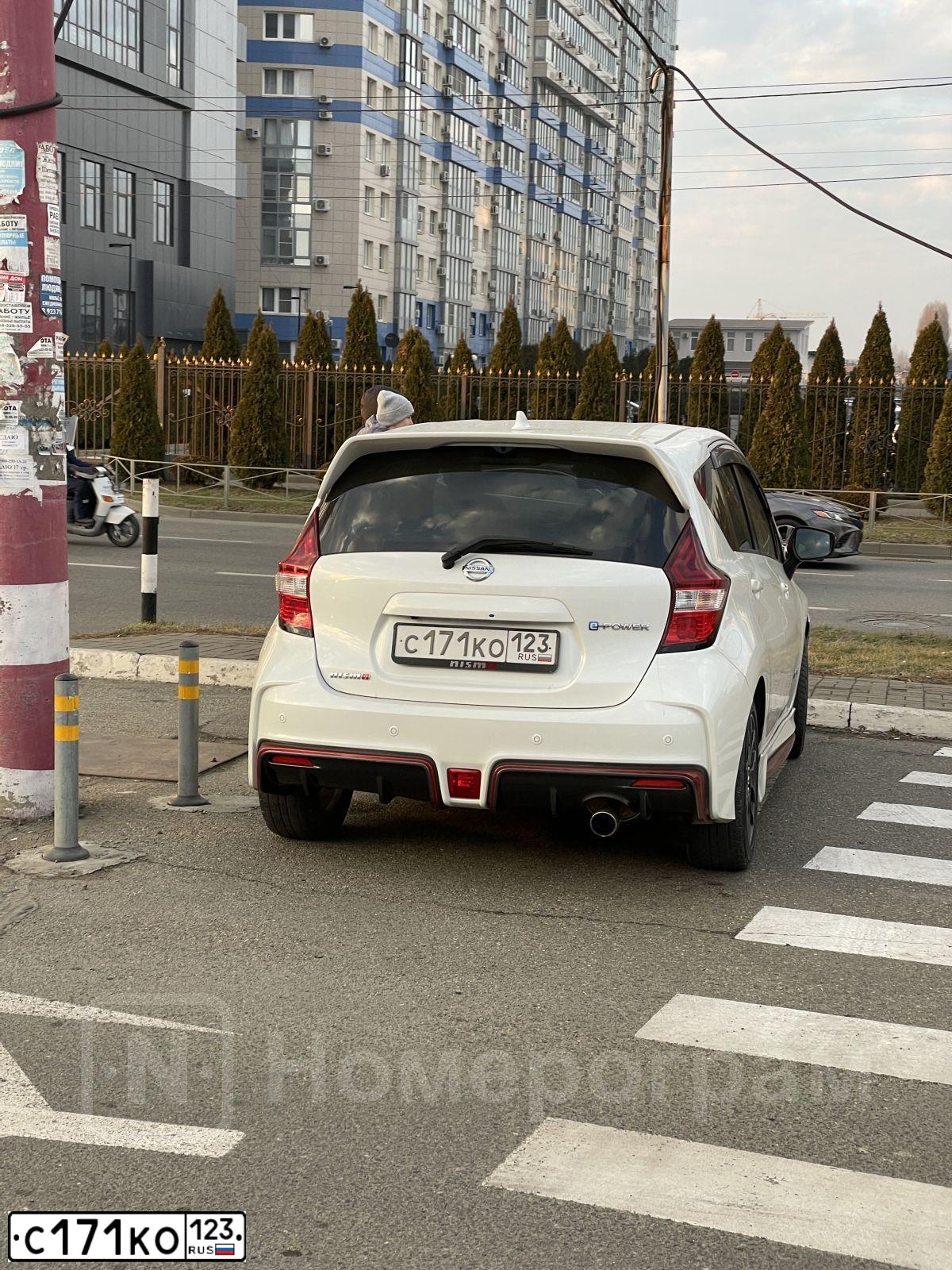 Фото автомобиля LEXUS IS, 2007 — госномер Н307АК185. Цвет: ТЕМНО-СЕРЫЙ