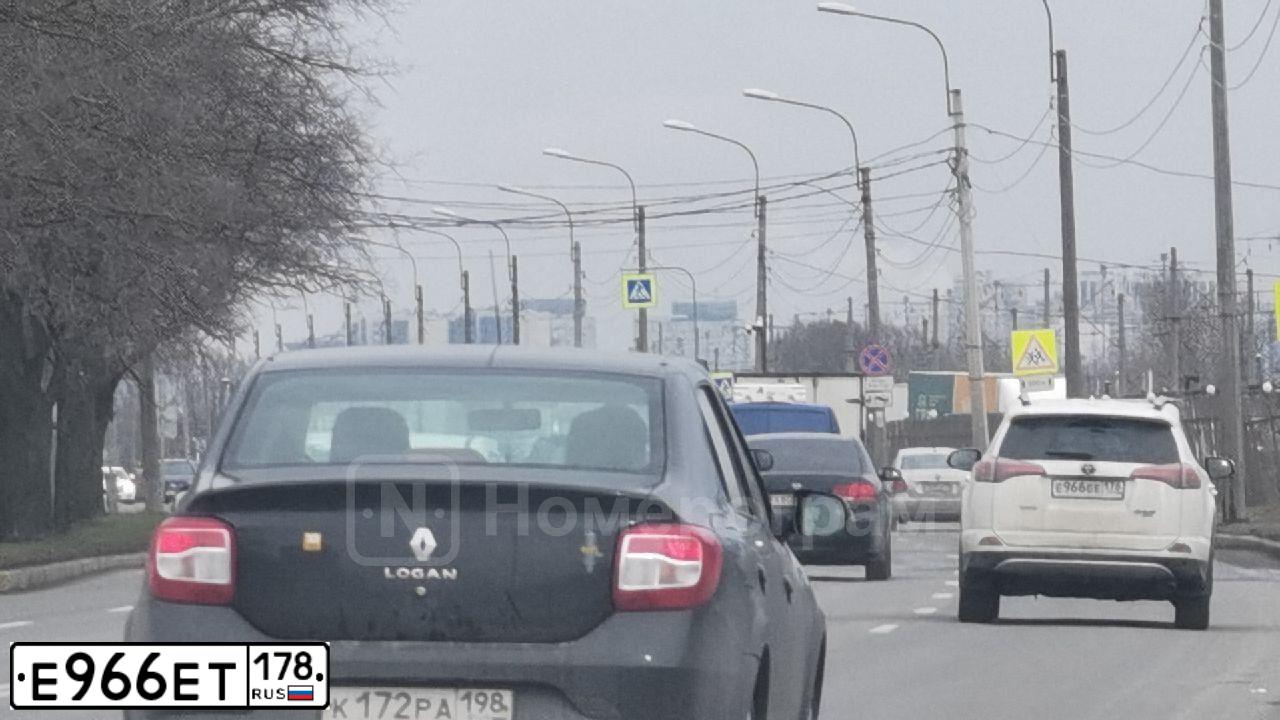 Фото автомобиля OPEL ZAFIRA, 2004 — госномер Н995АХ82. Цвет: синий