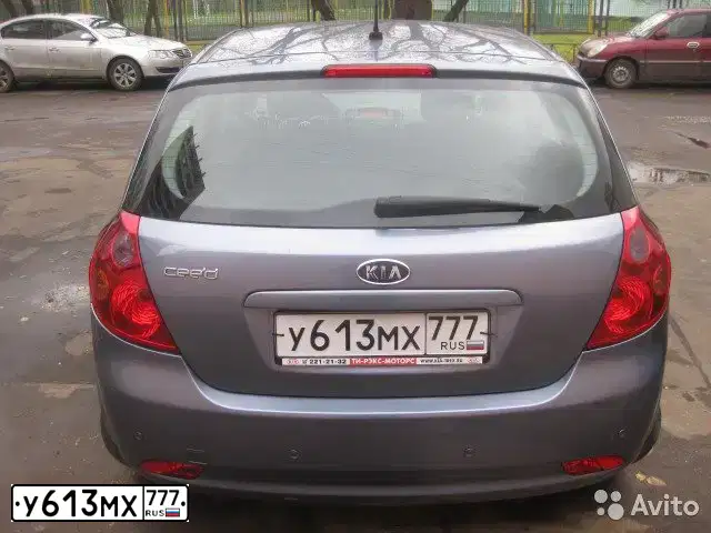 Фото автомобиля KIA CEE'D, 2008 — госномер У613МХ777. Цвет: СИНИЙ