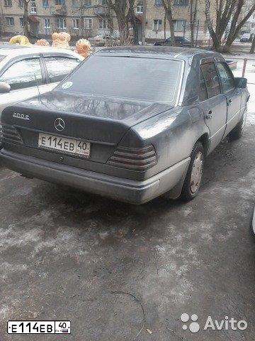 Фото автомобиля МЕРСЕДЕС 200, 1987 — госномер Е144ЕВ40. Цвет: ЧЕРНЫЙ