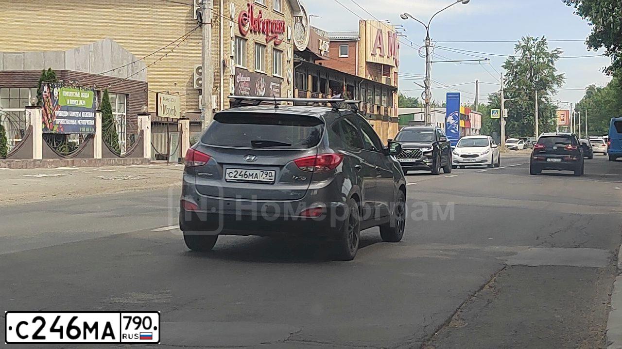 Фото автомобиля HYUNDAI IX35, 2013 — госномер Т223ЕУ180. Цвет: СЕРЫЙ
