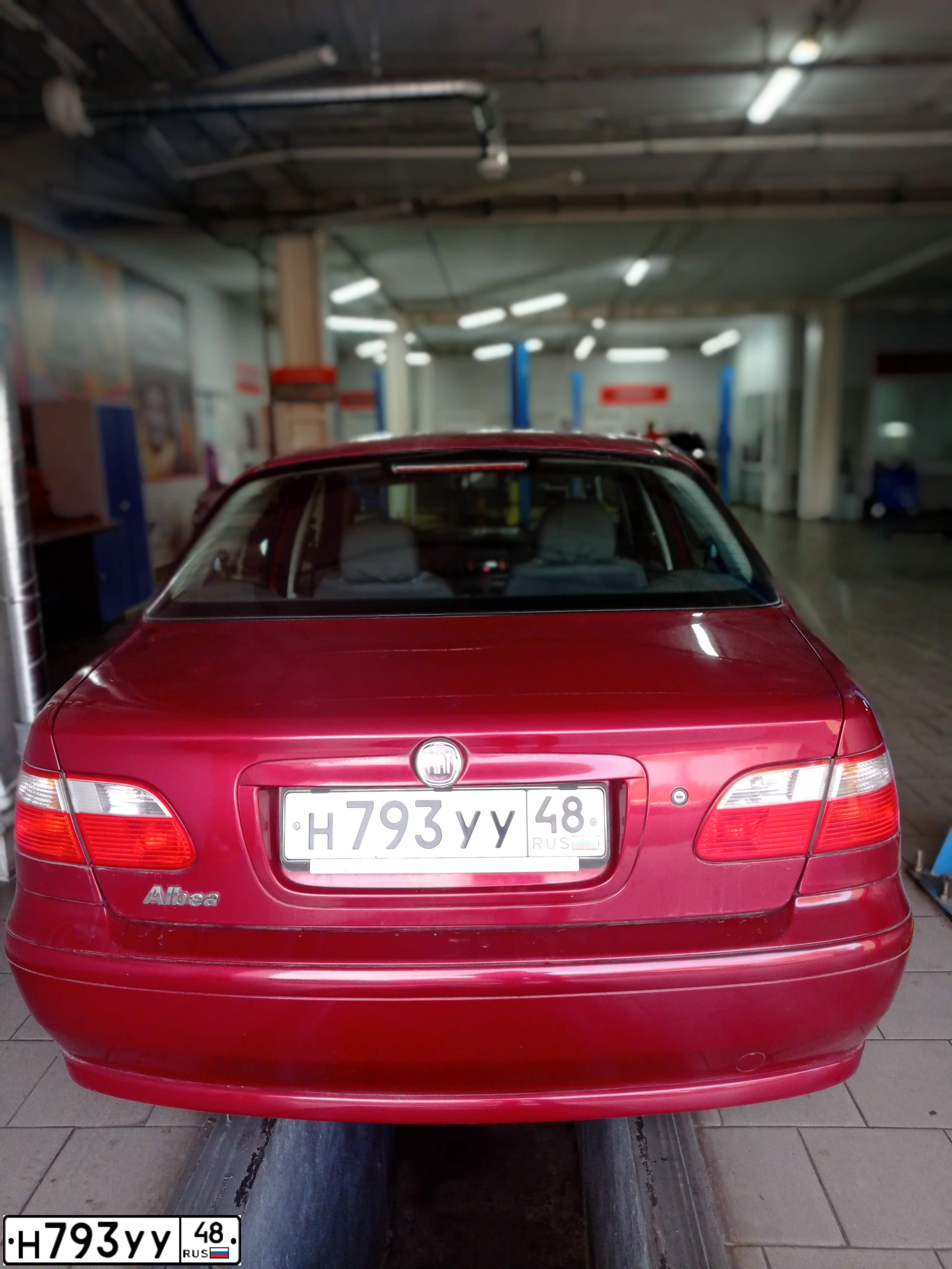 Фото автомобиля FIAT ALBEA, 2008 — госномер Н656ХА790. Цвет: КРАСНЫЙ СЦИЛЛА