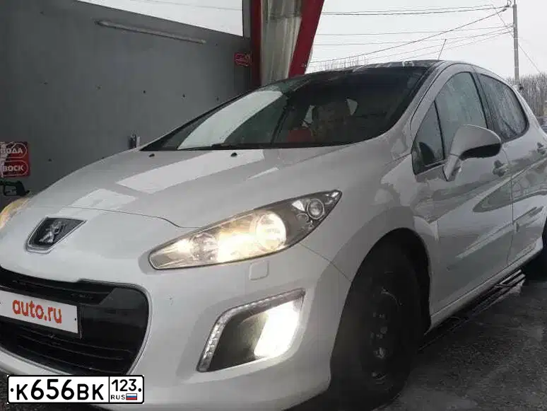 Фото автомобиля PEUGEOT 308, 2011 — госномер К656ВК123. Цвет: ТЕМНО СЕРЫЙ