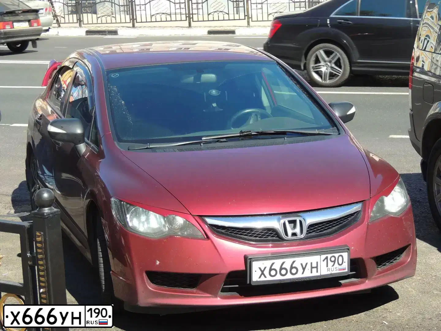 Фото автомобиля HONDA CIVIC, 2010 — госномер М178ОХ790. Цвет: ТЕМНО-КРАСНЫЙ