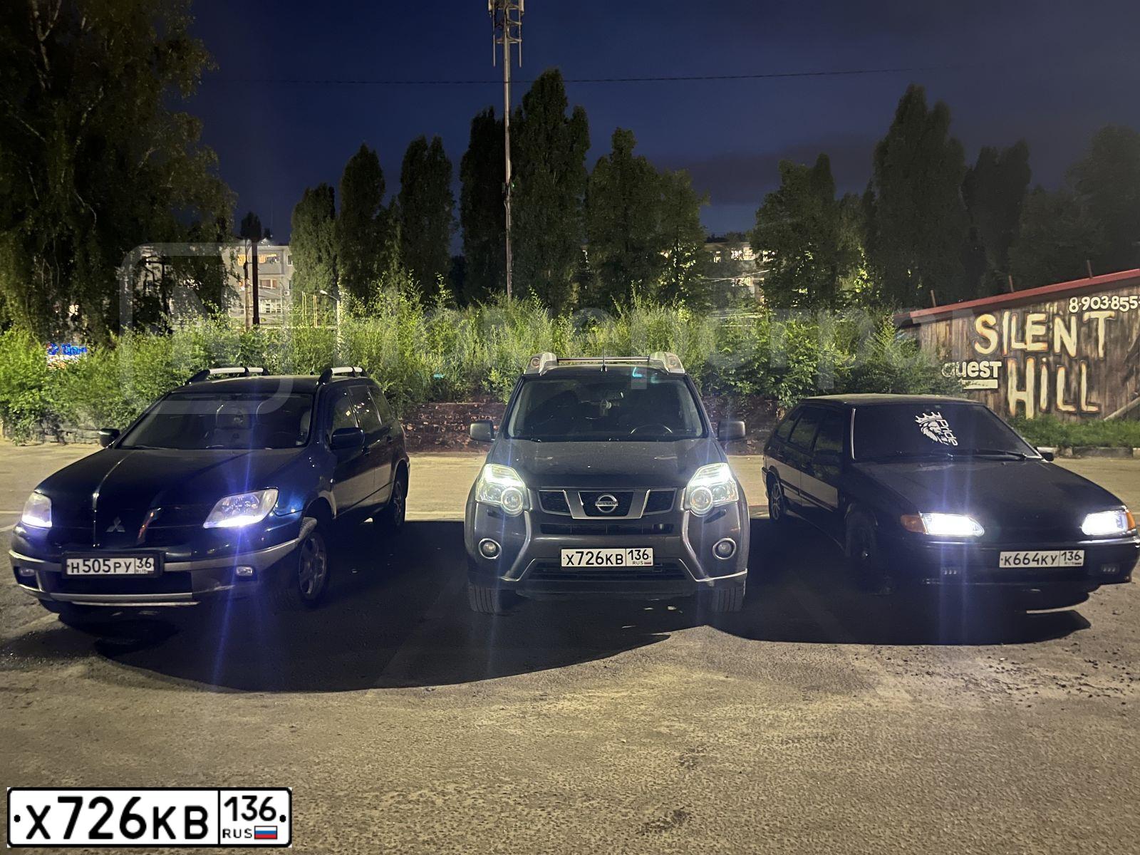 Фото автомобиля NISSAN X-TRAIL, 2011 — госномер Х726КВ136. Цвет: СВЕТЛО-СИРЕНЕВЫЙ
