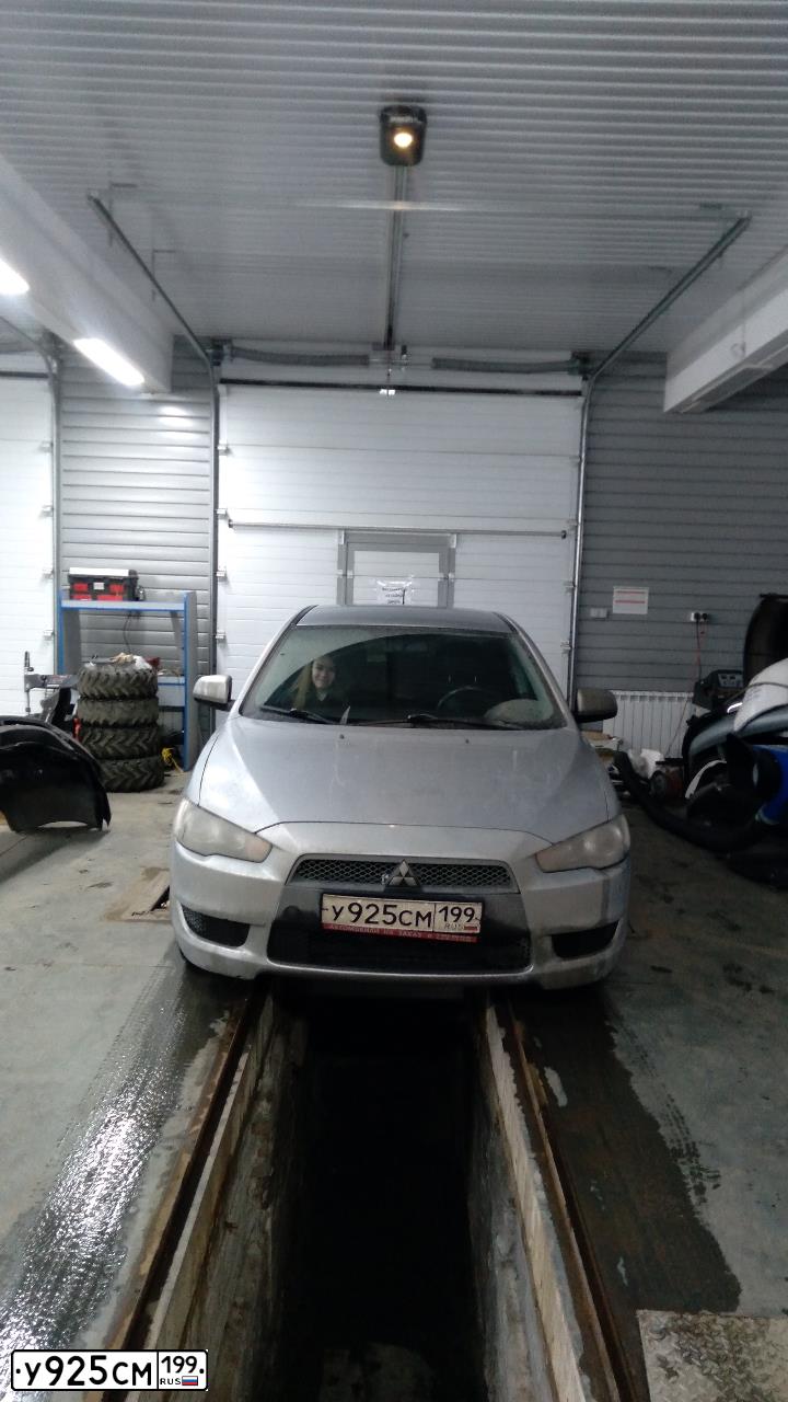 Фото автомобиля MITSUBISHI LANCER, 2008 — госномер В168НУ123. Цвет: Серебристый