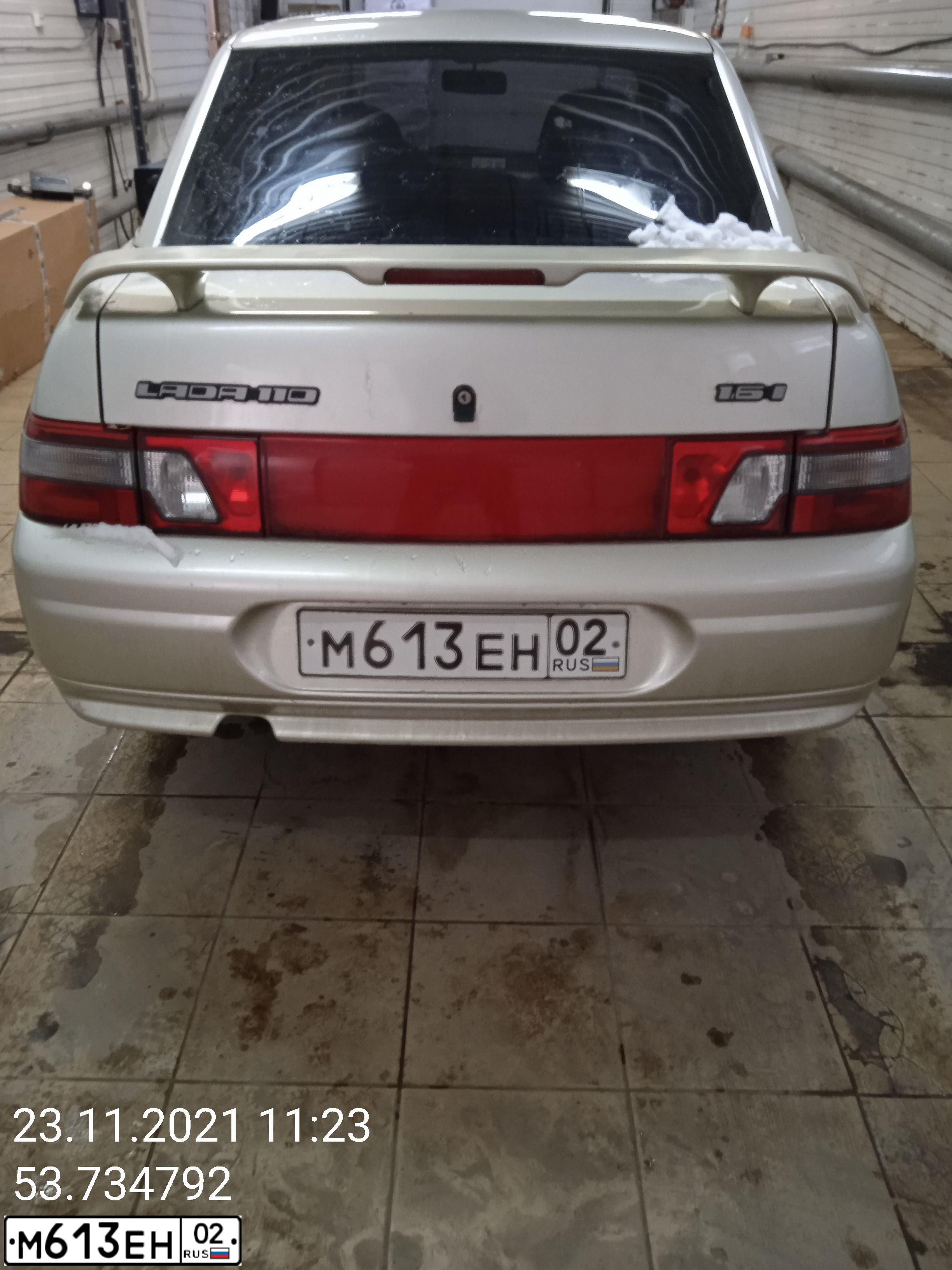 Фото автомобиля LADA 2110, 2006 — госномер М613ЕН02. Цвет: СЕРЕБРИСТО-БЕЖЕВЫЙ