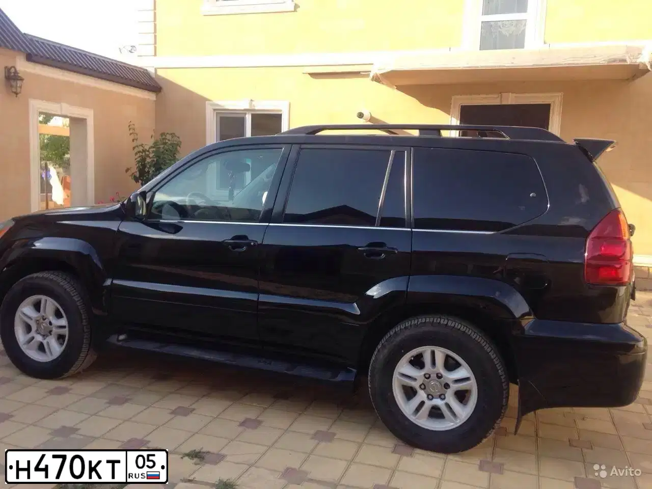 Фото автомобиля LEXUS GX, 2005 — госномер Н408ТЕ15. Цвет: ЧЕРНЫЙ