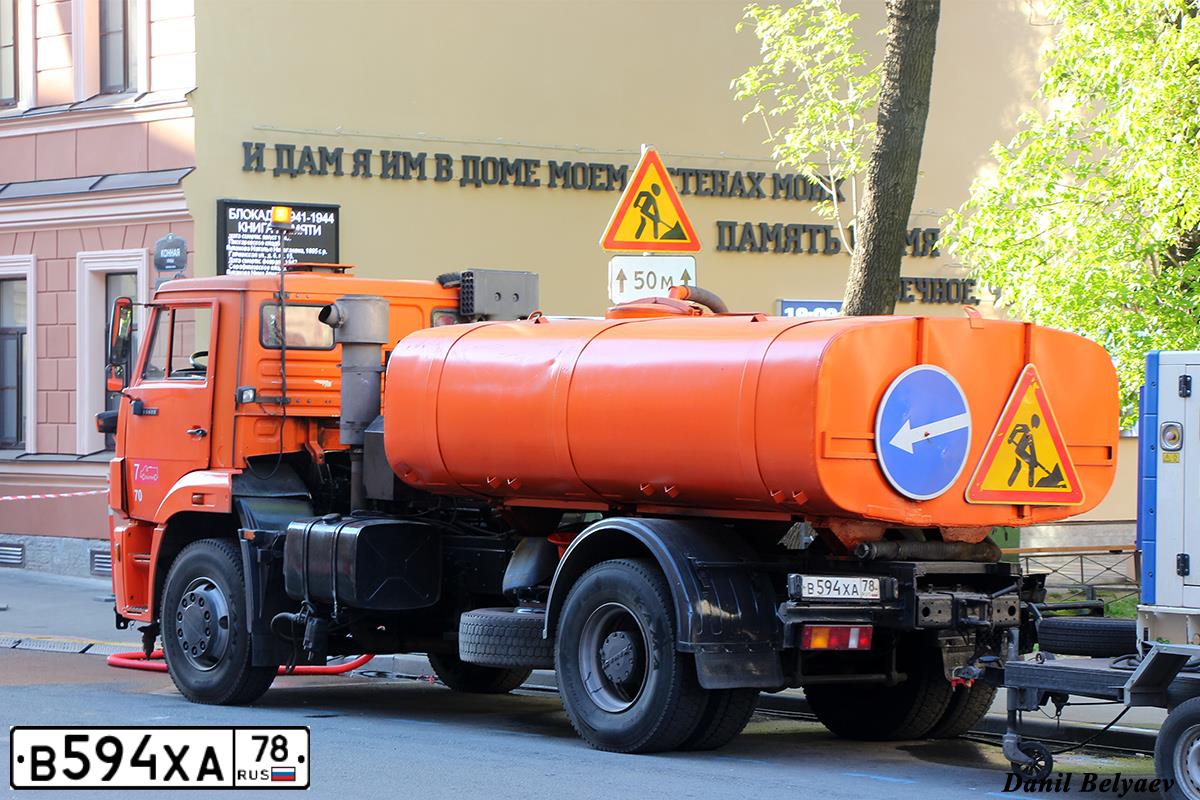 Фото автомобиля KAMAZ 53605 /4X2/, 2017 — госномер В594ХА78. Цвет: ОРАНЖЕВЫЙ