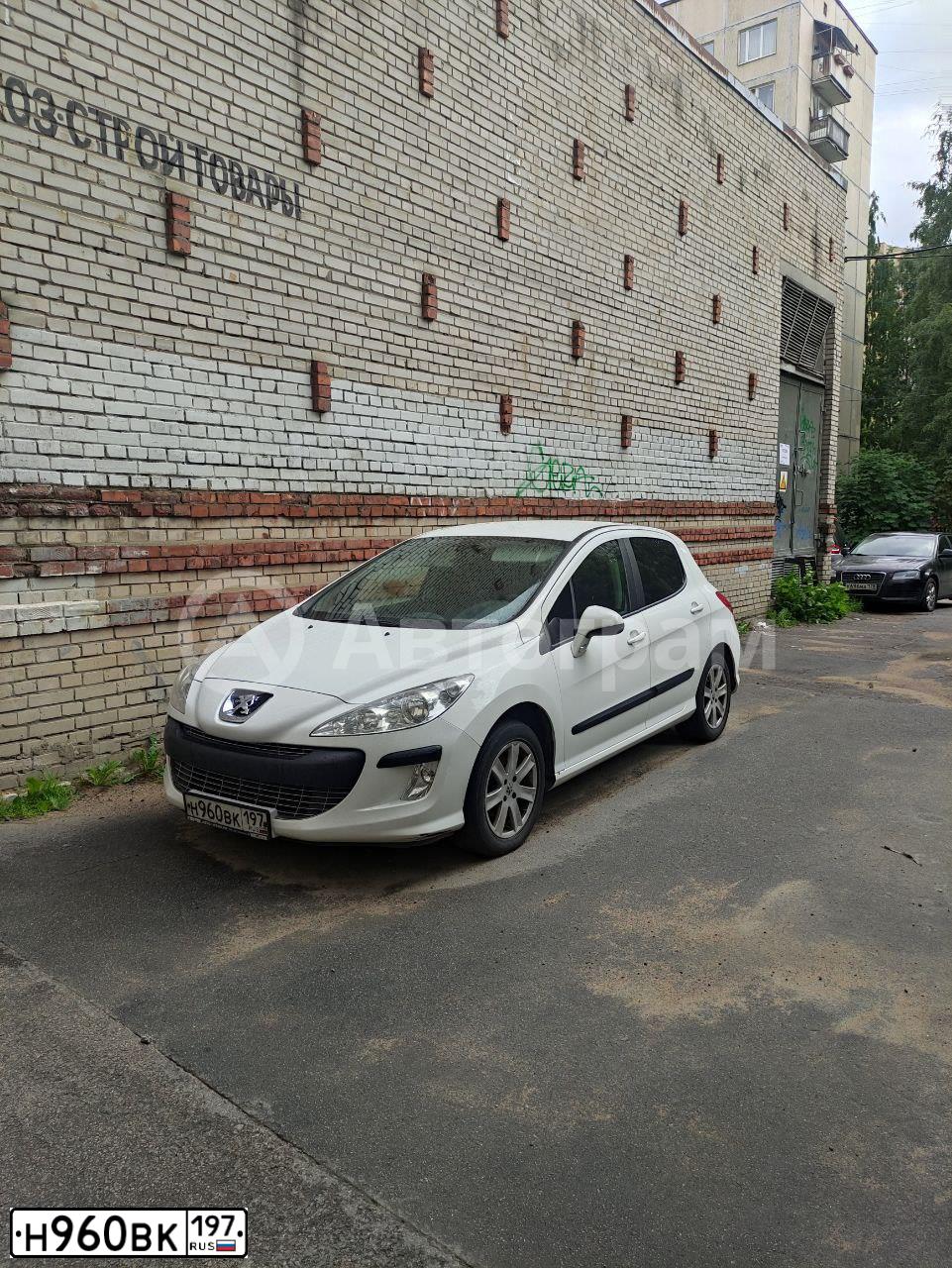 Фото автомобиля PEUGEOT 308, 2010 — госномер Н960ВК197. Цвет: БЕЛЫЙ