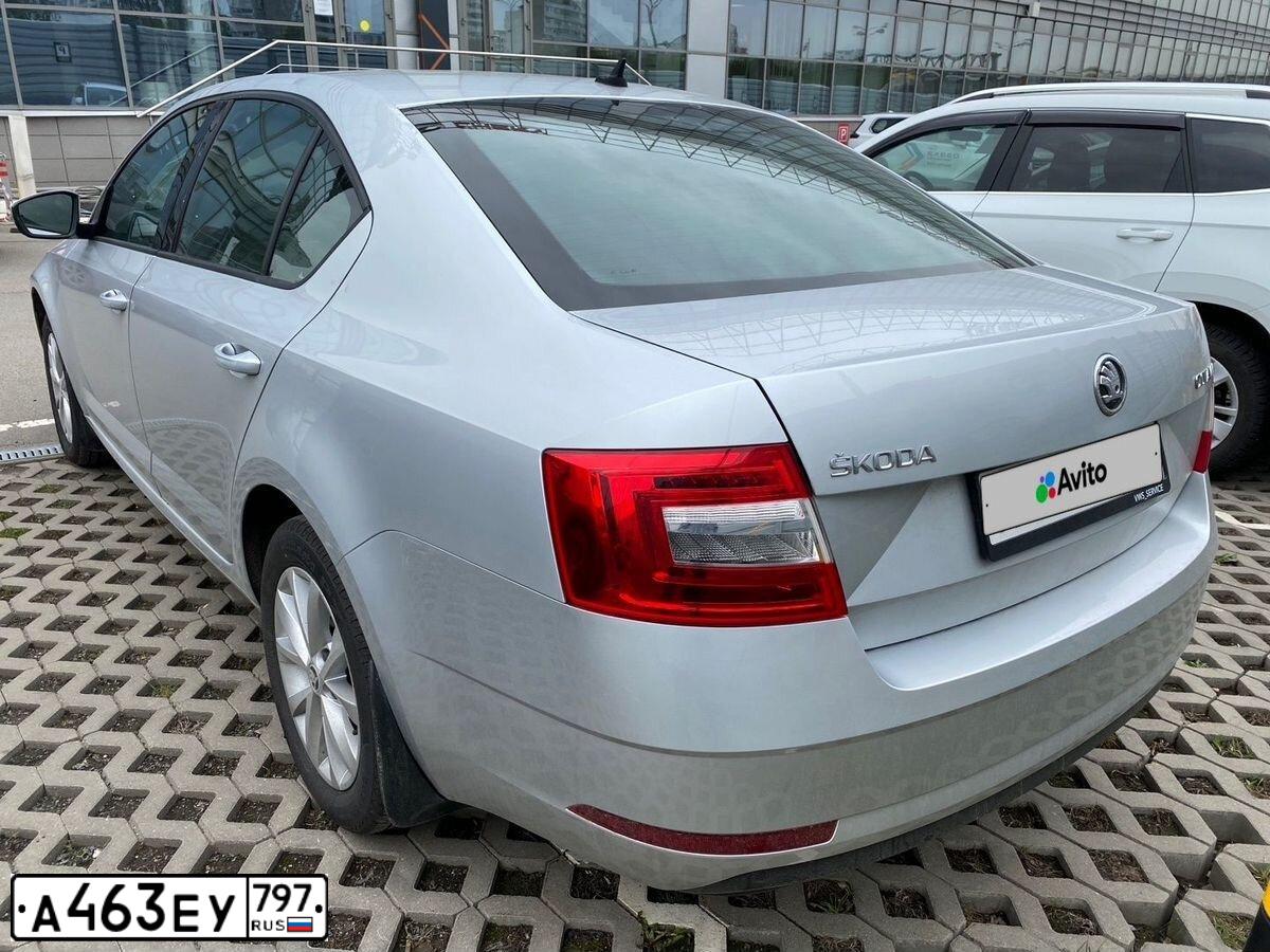 Фото автомобиля SKODA OCTAVIA, 2017 — госномер У022УС57. Цвет: СЕРЕБРИСТЫЙ