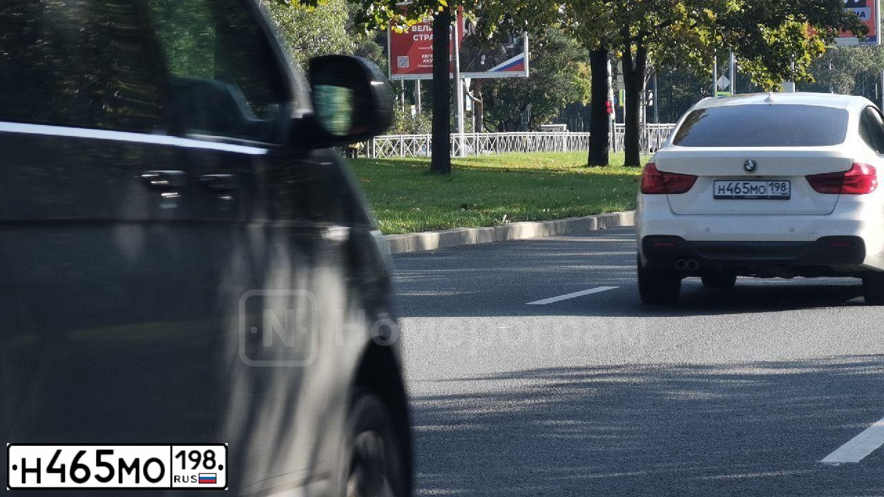 Фото автомобиля BMW 320D XDRIVE, 2019 — госномер Т458КТ198. Цвет: Белый