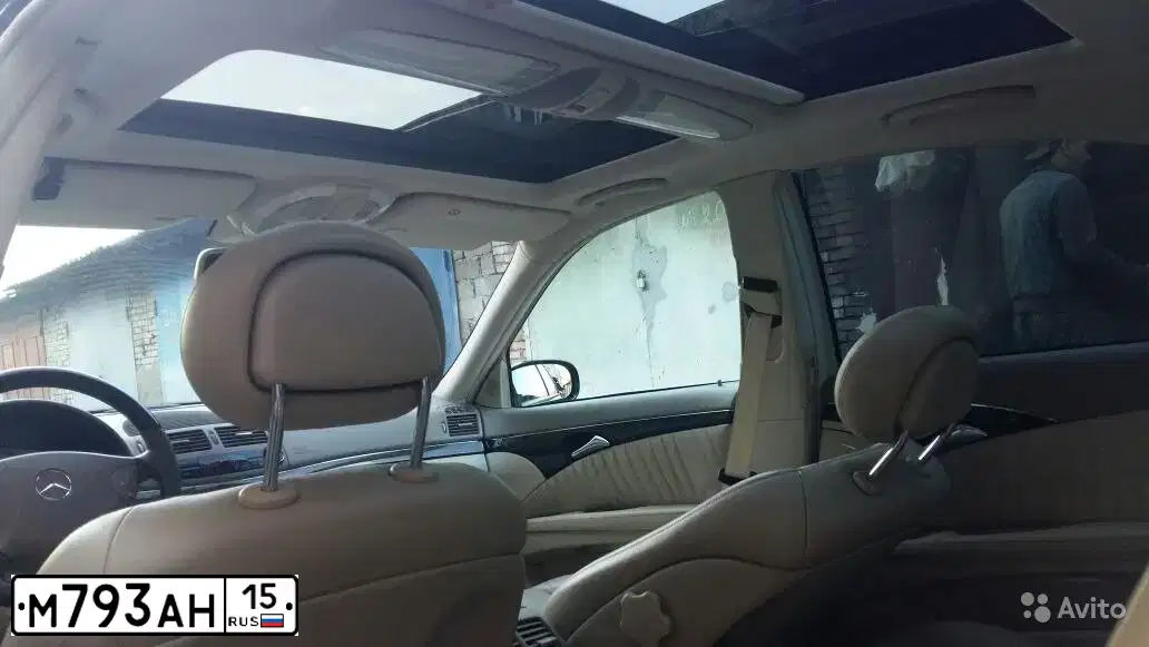 Фото автомобиля MERCEDES-BENZ E320, 2003 — госномер М526ОК134. Цвет: ЧЕРНЫЙ