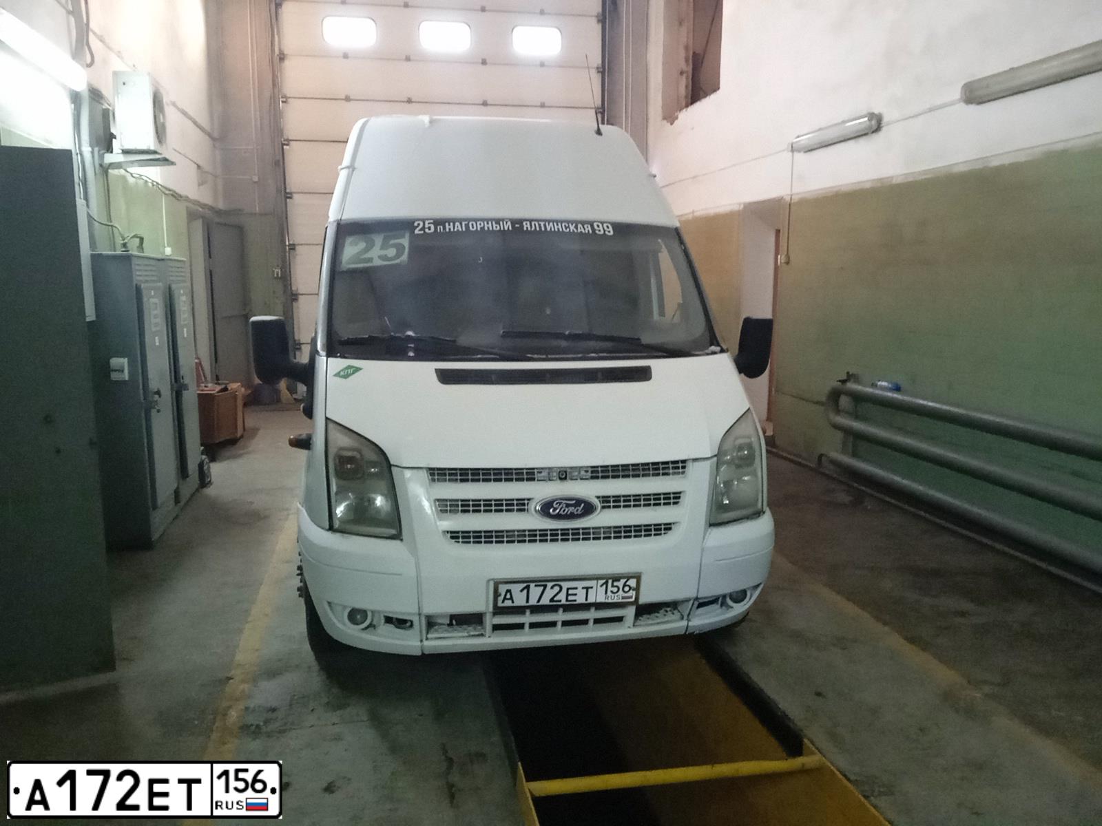 Фото автомобиля FORD TRANSIT, 2013 — госномер А172ЕТ156. Цвет: Белый