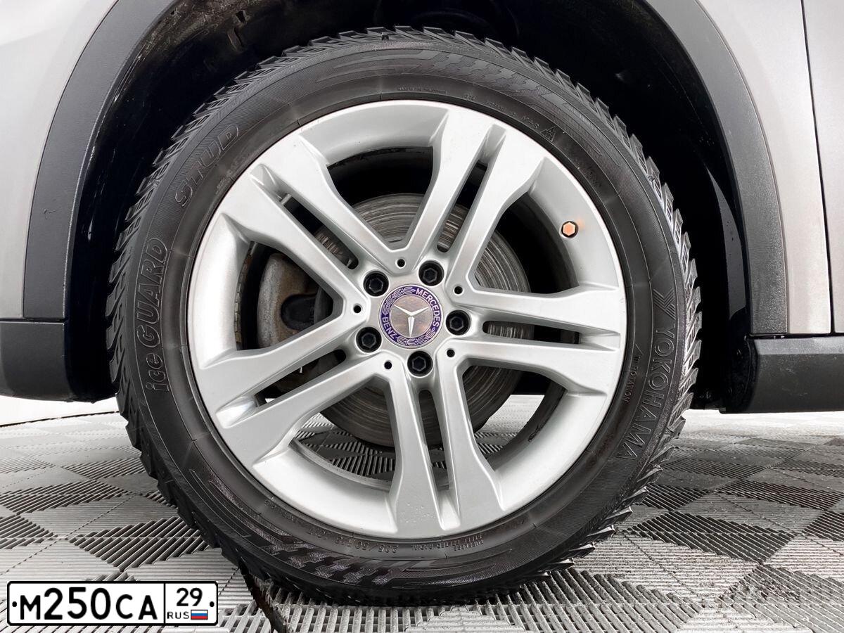 Фото автомобиля MERCEDES GLA-KLASSE, 2015 — госномер М250СА29. Цвет: СЕРЫЙ