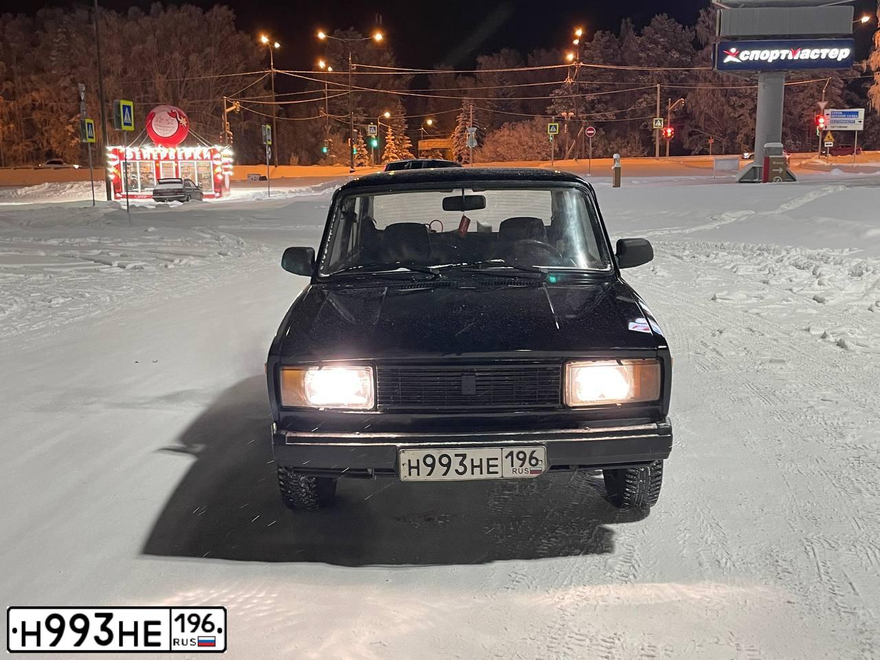 Фото автомобиля LADA 2105 LADA, 2006 — госномер А161АА196. Цвет: Красный