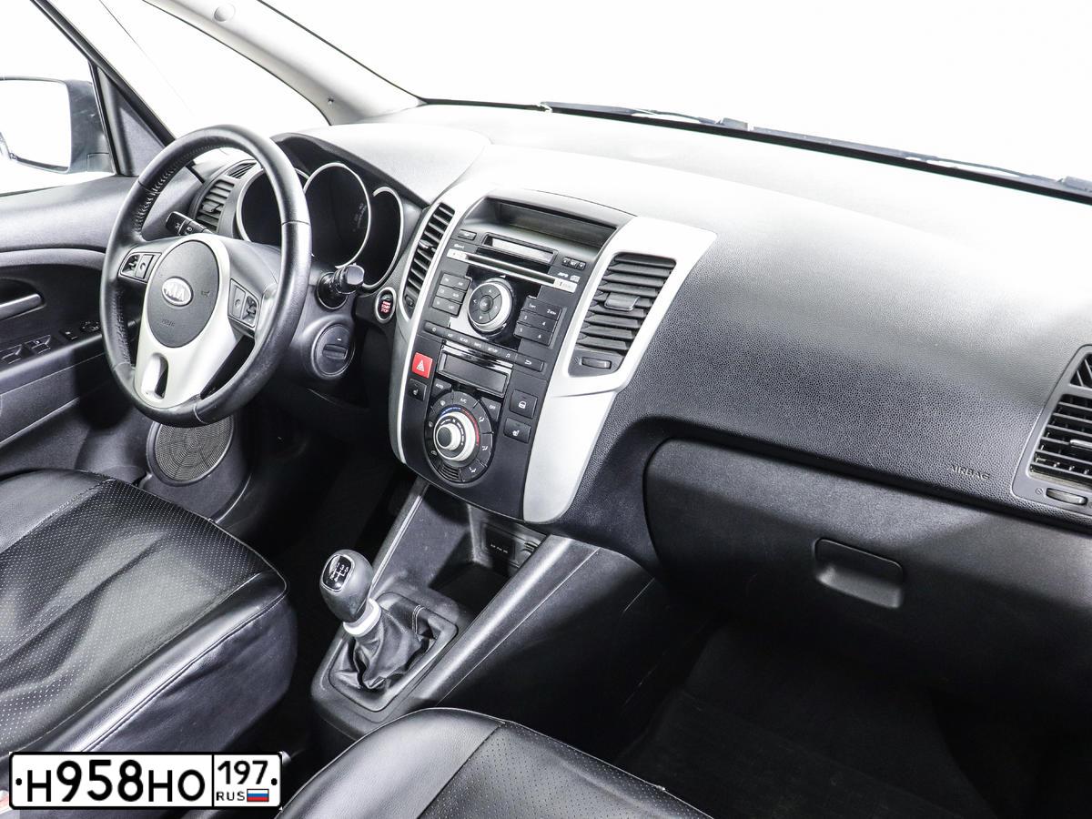 Фото автомобиля KIA VENGA, 2011 — госномер С393НВ58. Цвет: СЕРЫЙ