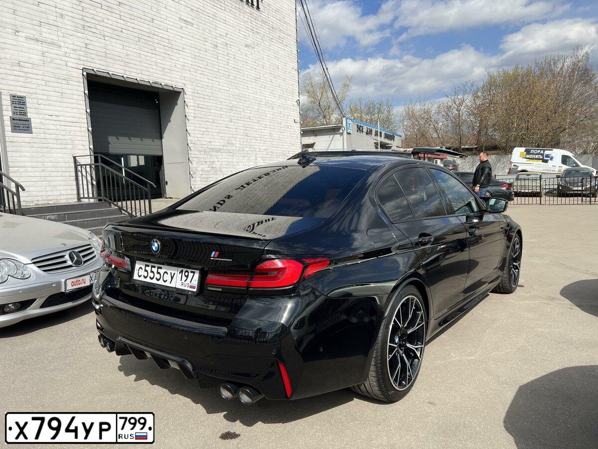 Фото автомобиля БМВ M5 COMPETITION, 2021 — госномер А999НК99. Цвет: ЧЕРНЫЙ