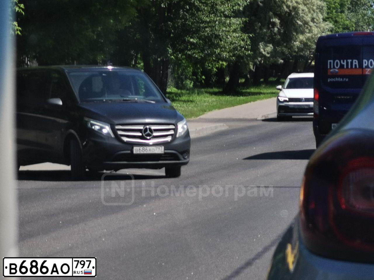 Фото автомобиля MERCEDES VITO, 2019 — госномер В686АО797. Цвет: ЧЕРНЫЙ