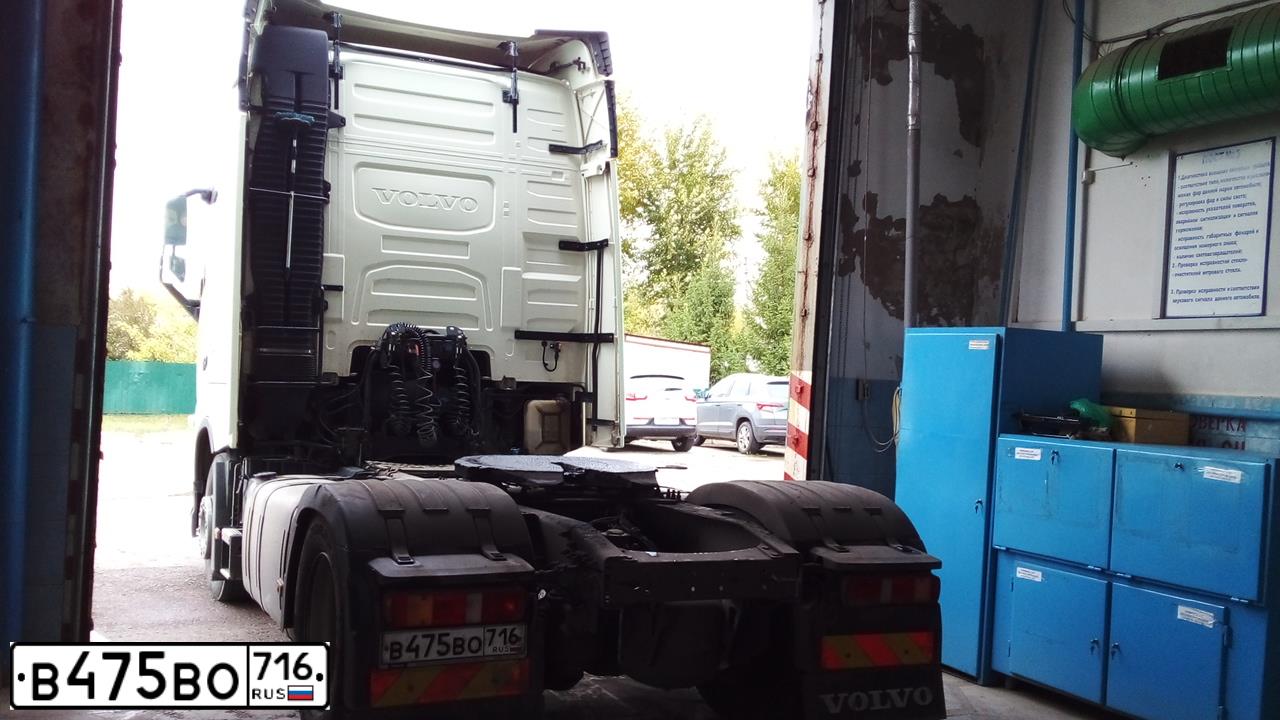 Фото автомобиля VOLVO SERIE FH /4X2/, 2018 — госномер В475ВО716. Цвет: БЕЛЫЙ