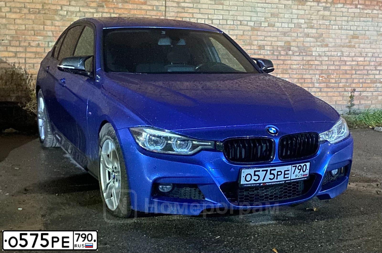 Фото автомобиля BMW SERIE 3, 2017 — госномер О575РЕ790. Цвет: синий