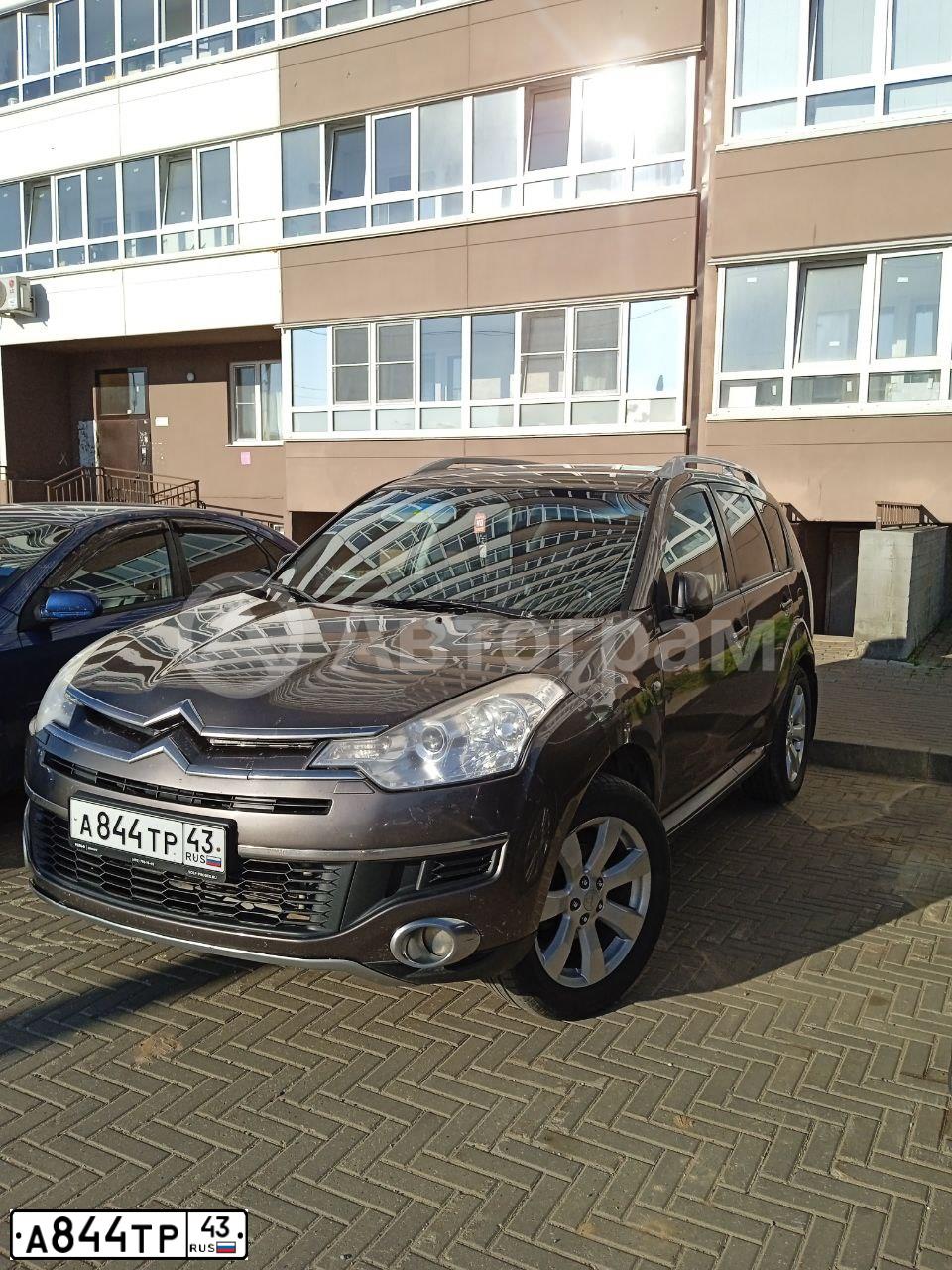 Фото автомобиля CITROEN C-CROSSER, 2011 — госномер А844ТР43. Цвет: Коричневый