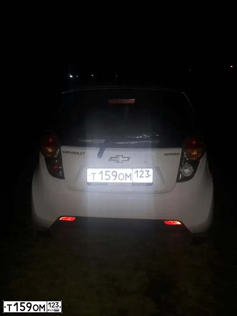 Фото автомобиля CHEVROLET SPARK, 2012 — госномер Т159ОМ123. Цвет: Белый