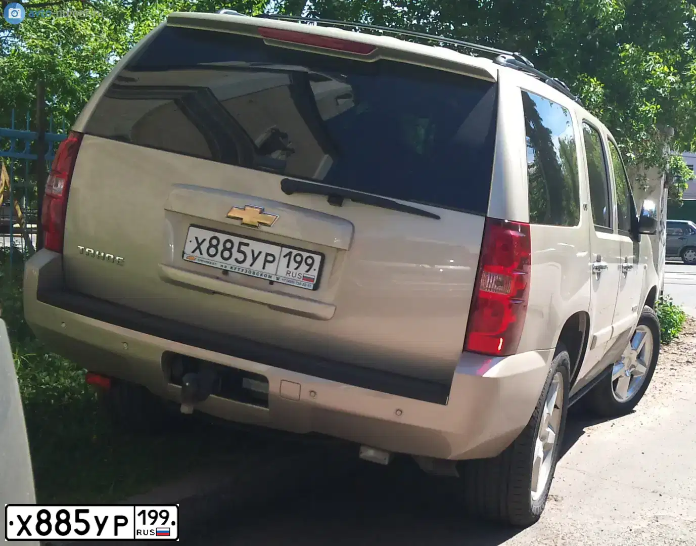 Фото автомобиля CHEVROLET TAHOE, 2008 — госномер Т535ВЕ777. Цвет: СЕРО-ЗОЛОТИСТЫЙ