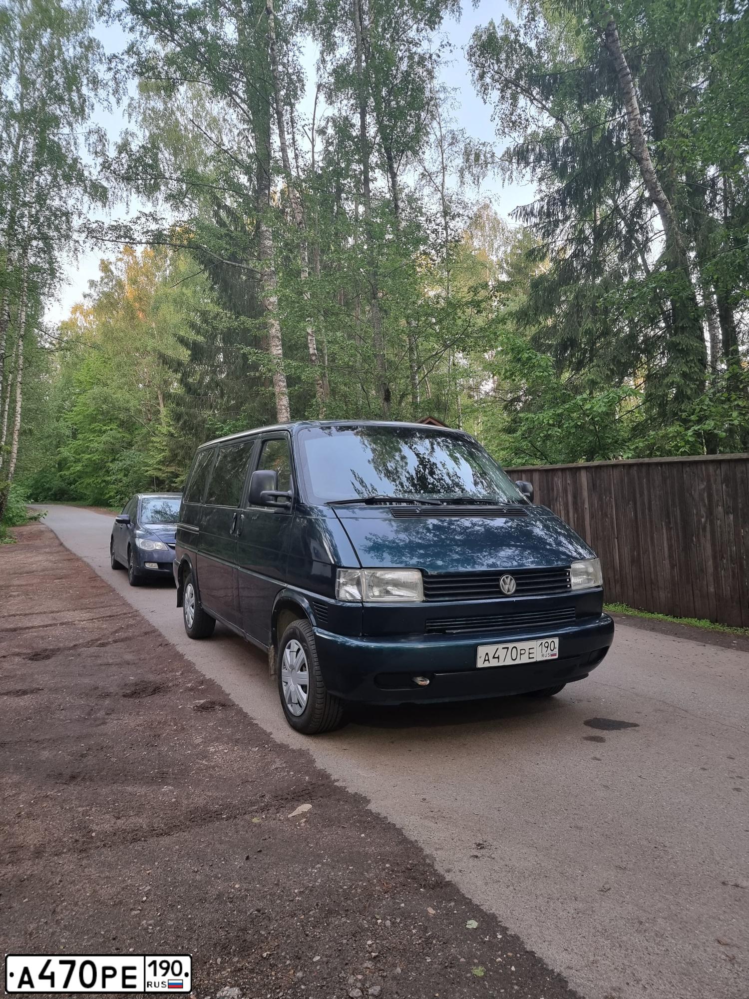 Фото автомобиля VOLKSWAGEN TRANSPORTER, 1999 — госномер С753КЕ761. Цвет: ЗЕЛЕНЫЙ