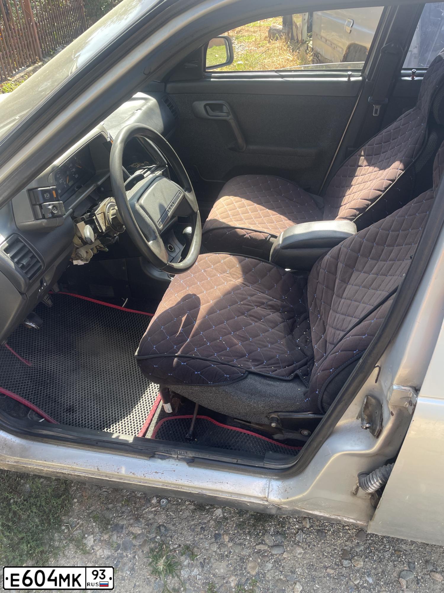 Фото автомобиля LADA 2110, 2002 — госномер Е604МК93. Цвет: СВЕТЛО-СЕРЕБРИСТЫЙ МЕТАЛЛ