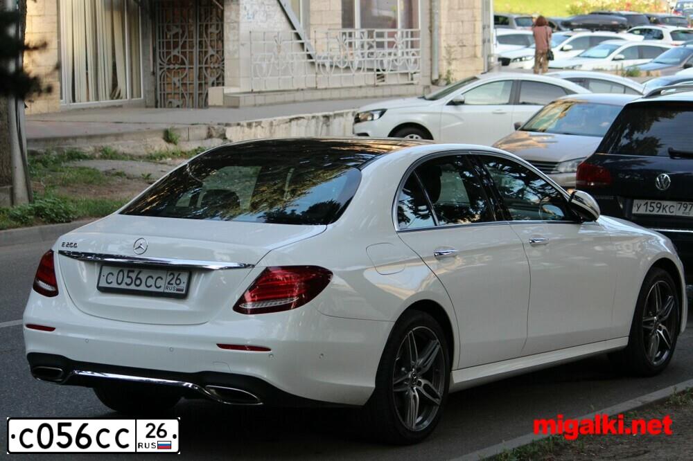 Фото автомобиля MERCEDES C-KLASSE, 2012 — госномер В202ХВ01. Цвет: Белый