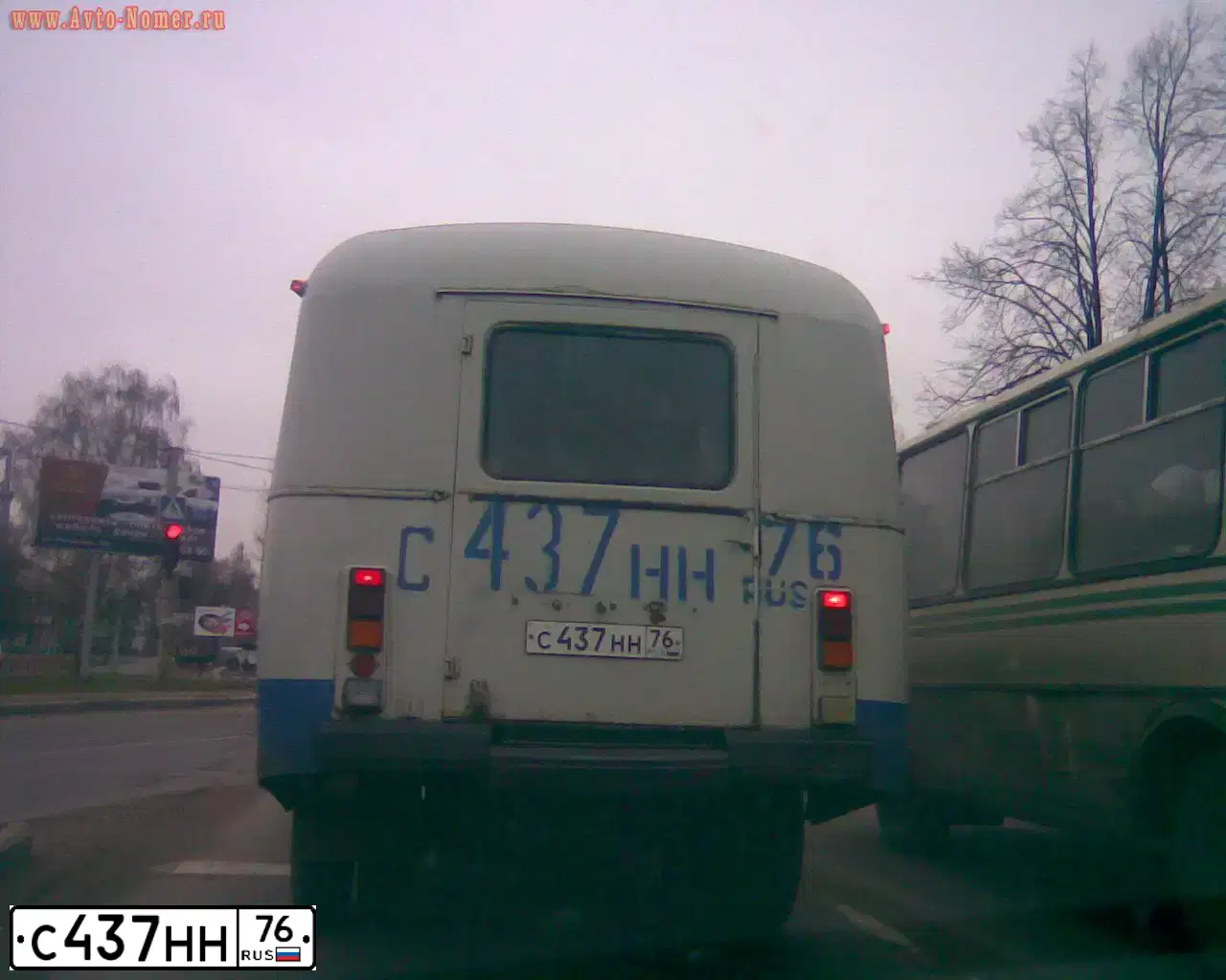 Фото автомобиля KAVZ 3976, 2000 — госномер С437НН76. Цвет: СЕРЫЙ