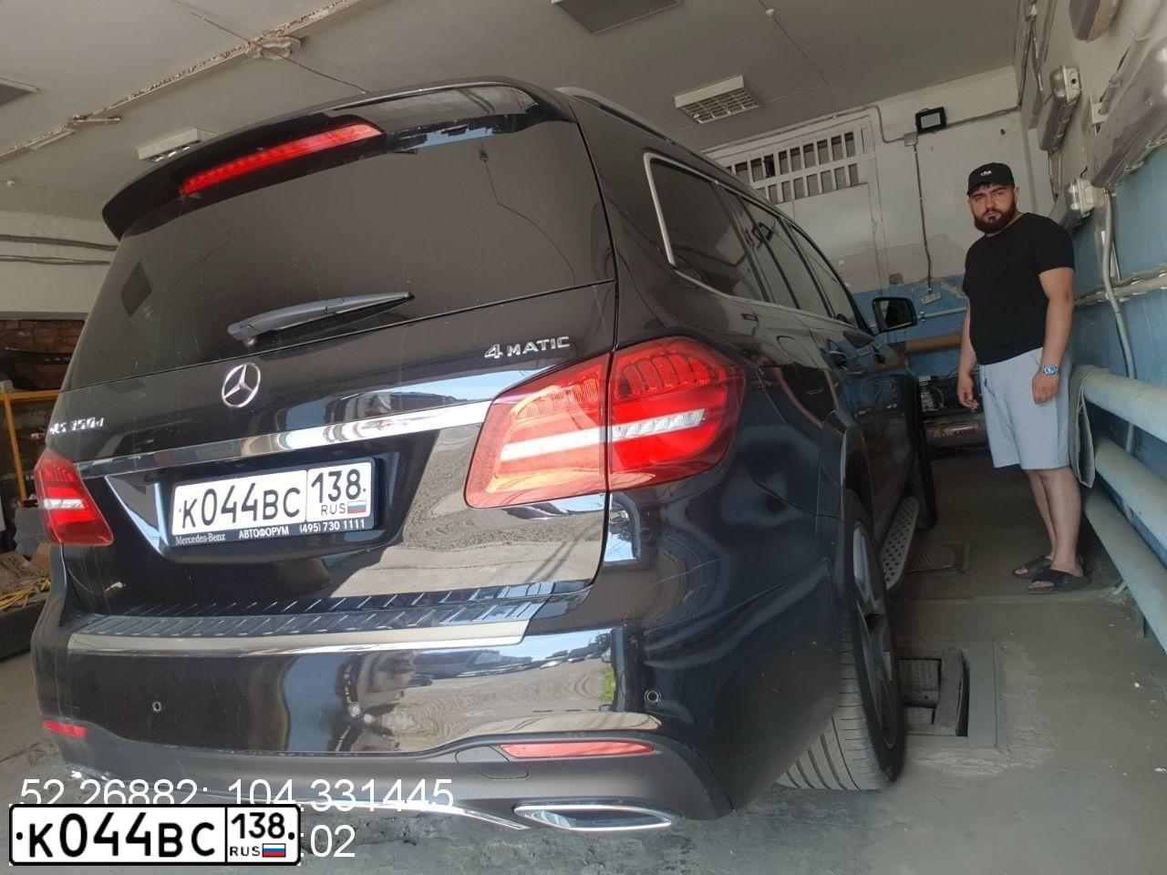 Фото автомобиля MERCEDES GL-KLASSE, 2016 — госномер Т666ЕЕ138. Цвет: ЧЕРНЫЙ
