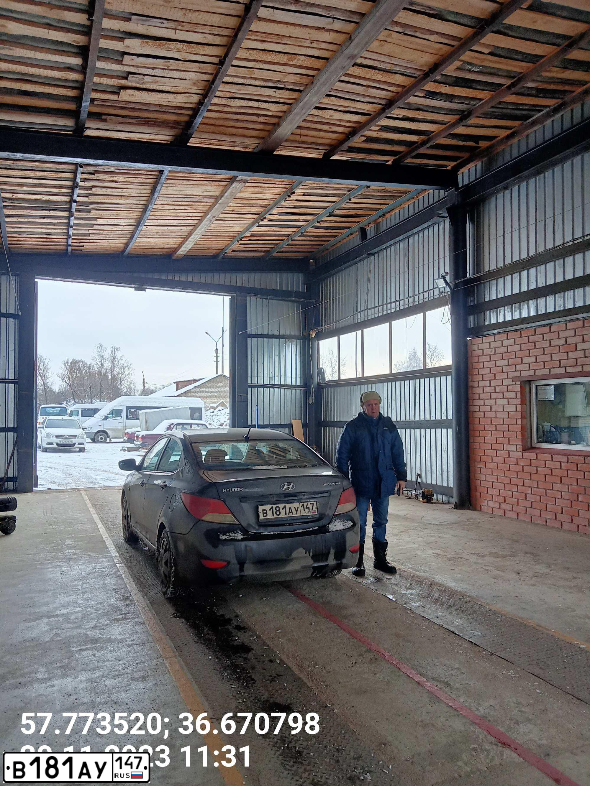 Фото автомобиля HYUNDAI SOLARIS, 2012 — госномер В699УЕ69. Цвет: ЧЕРНЫЙ