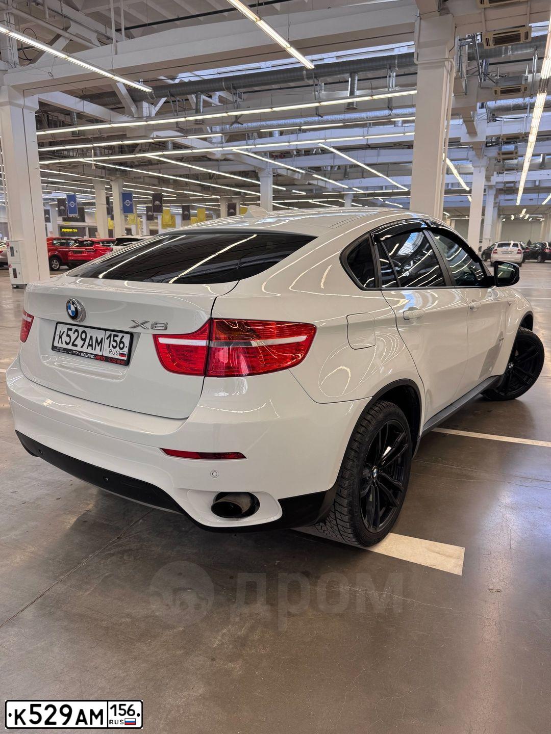 Фото автомобиля BMW X6, 2012 — госномер К529АМ156. Цвет: Белый