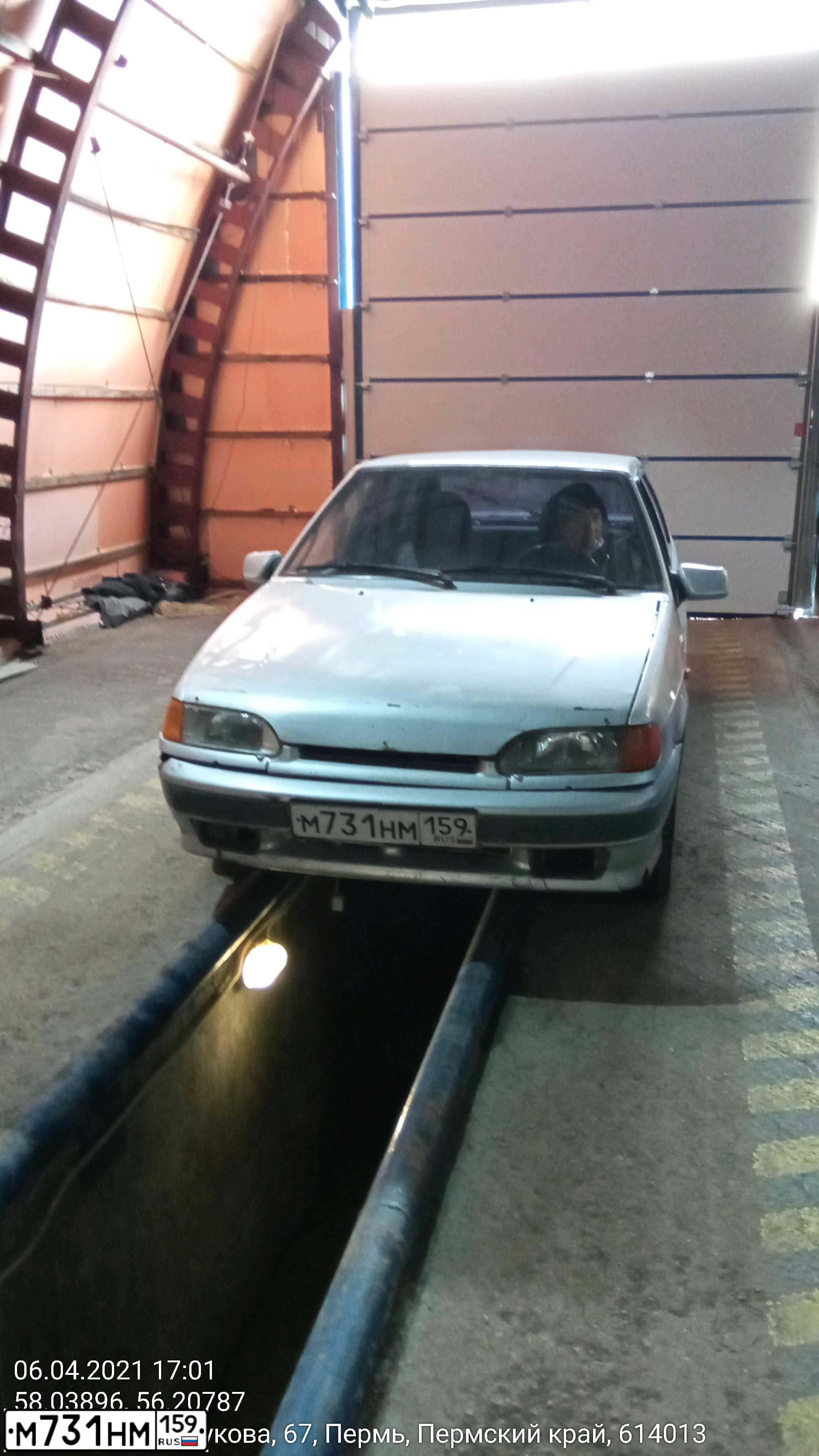 Фото автомобиля LADA 2114 SAMARA, 2005 — госномер М731НМ159. Цвет: СВЕТЛО-СЕРЕБРИСТЫЙ МЕТАЛЛ