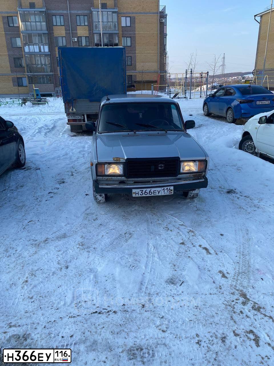 Фото автомобиля LADA 2105 LADA, 2010 — госномер Н366ЕУ116. Цвет: СВЕТЛО-СЕРЕБРИСТЫЙ  МЕТАЛЛИК