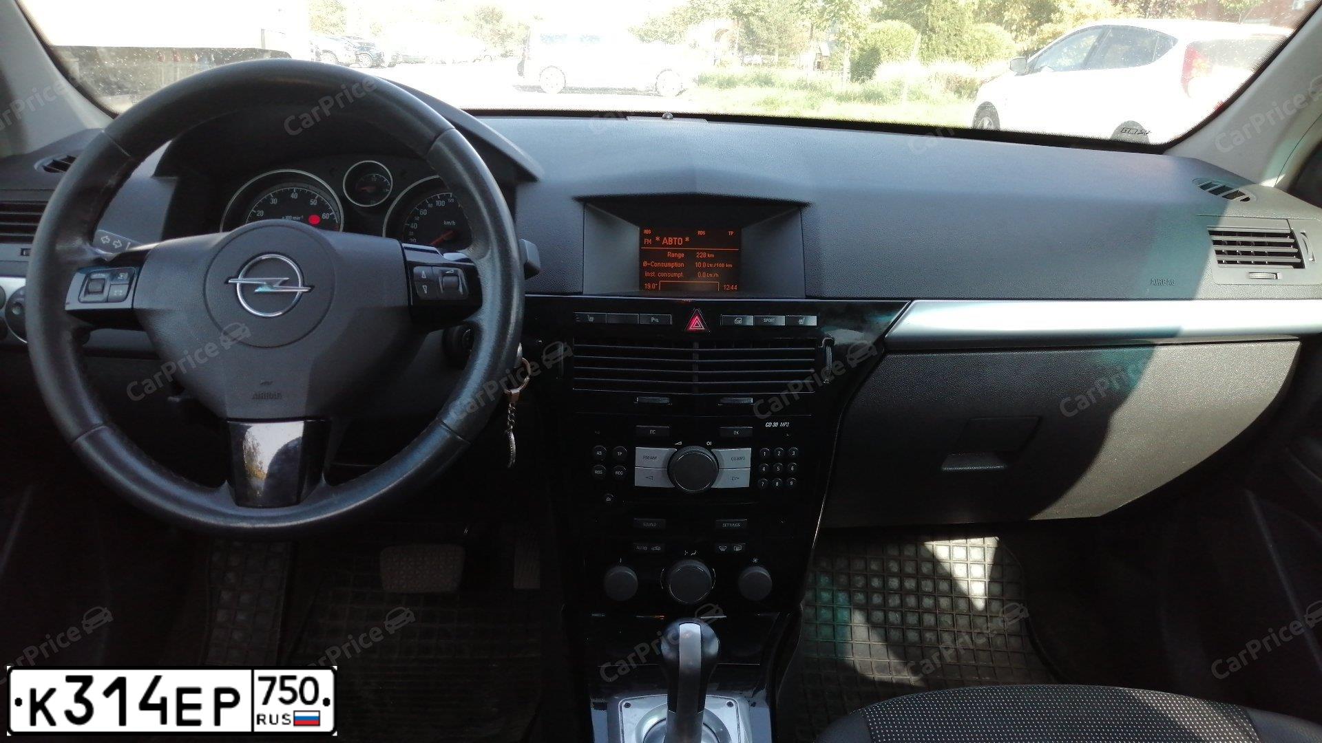 Фото автомобиля OPEL ASTRA, 2008 — госномер К314ЕР750. Цвет: Серый