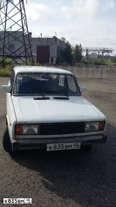 Фото автомобиля LADA 2105, 2002 — госномер К835ВМ45. Цвет: ЯРКО-БЕЛЫЙ