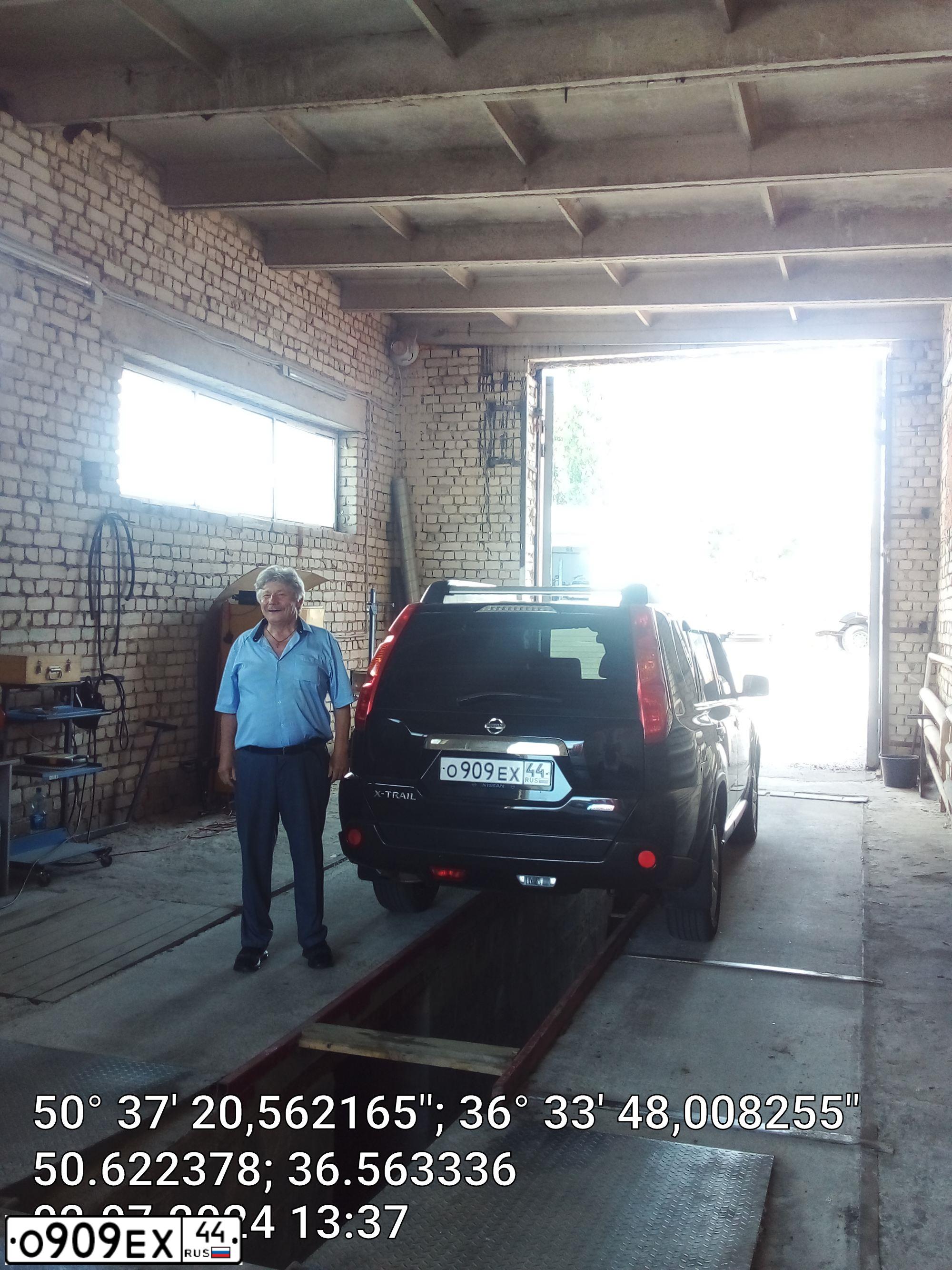 Фото автомобиля NISSAN X-TRAIL, 2010 — госномер М181РР797. Цвет: ЧЕРНЫЙ