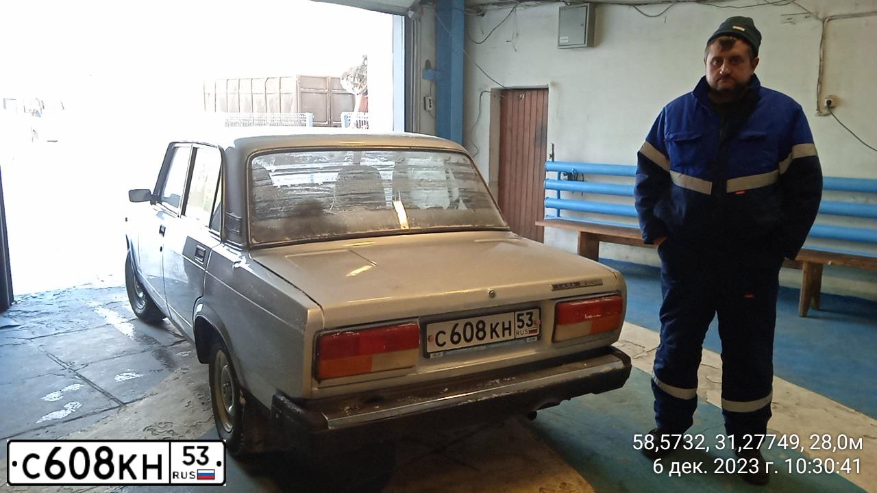 Фото автомобиля LADA 2107, 2010 — госномер С608КН53. Цвет: СЕРЕБРИСТЫЙ