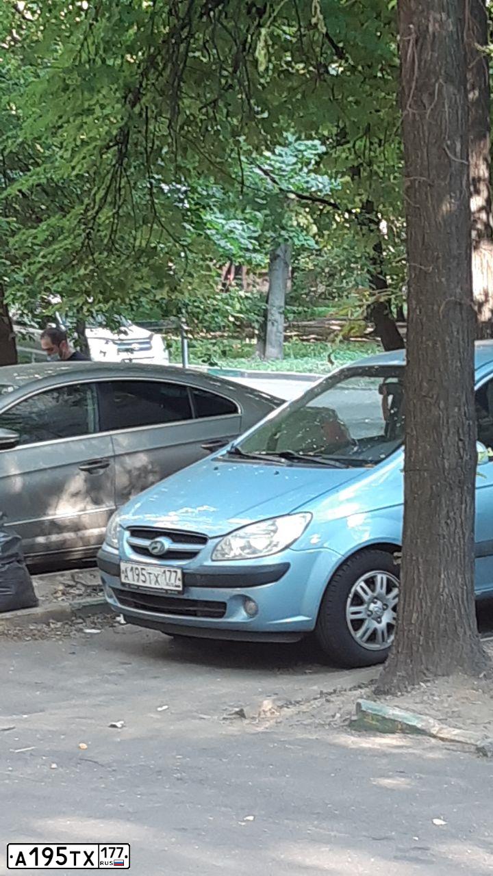 Фото автомобиля HYUNDAI GETZ, 2007 — госномер А195ТХ177. Цвет: голубой