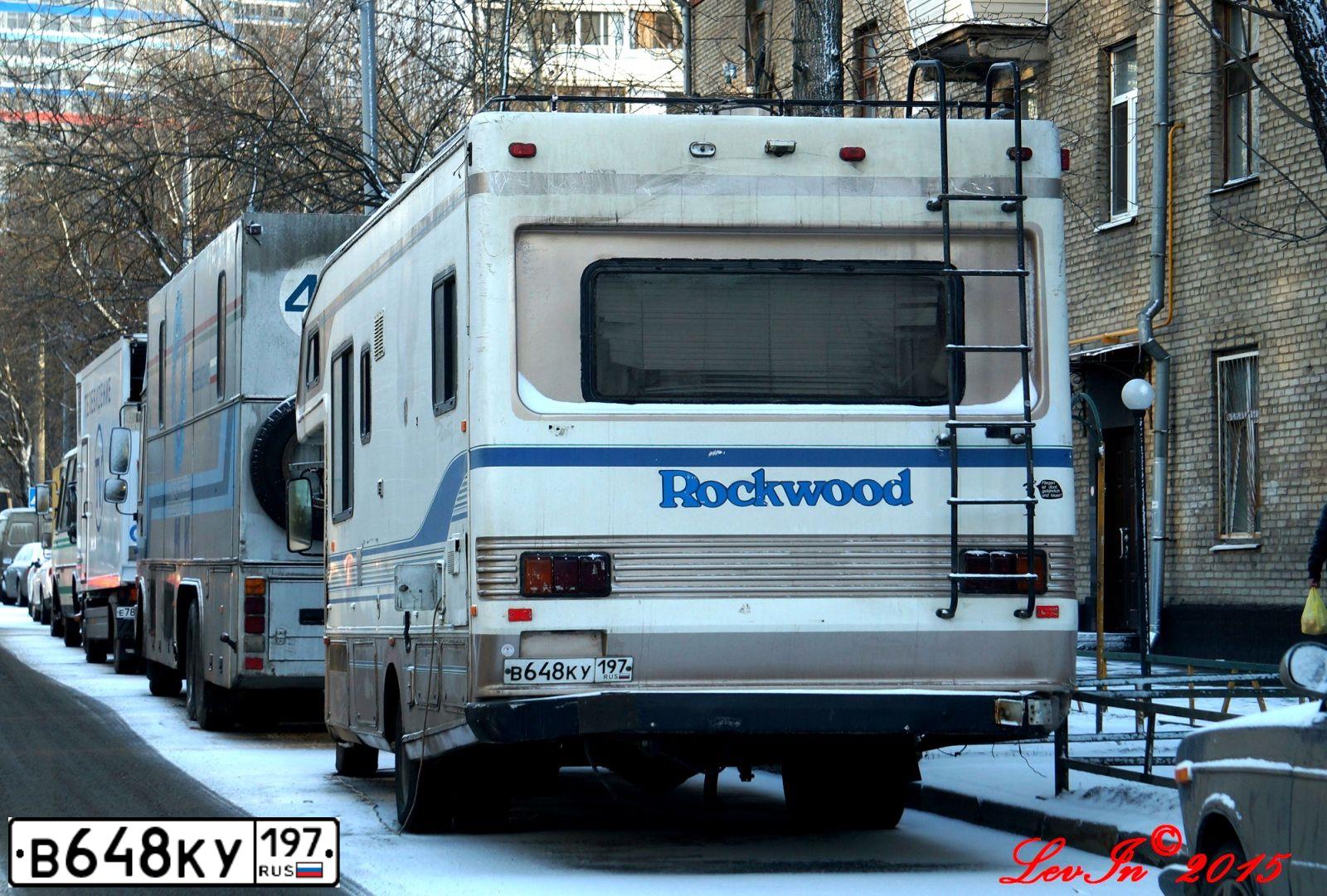 Фото автомобиля FORD E-SERIE, 1994 — госномер С583НК99. Цвет: Белый